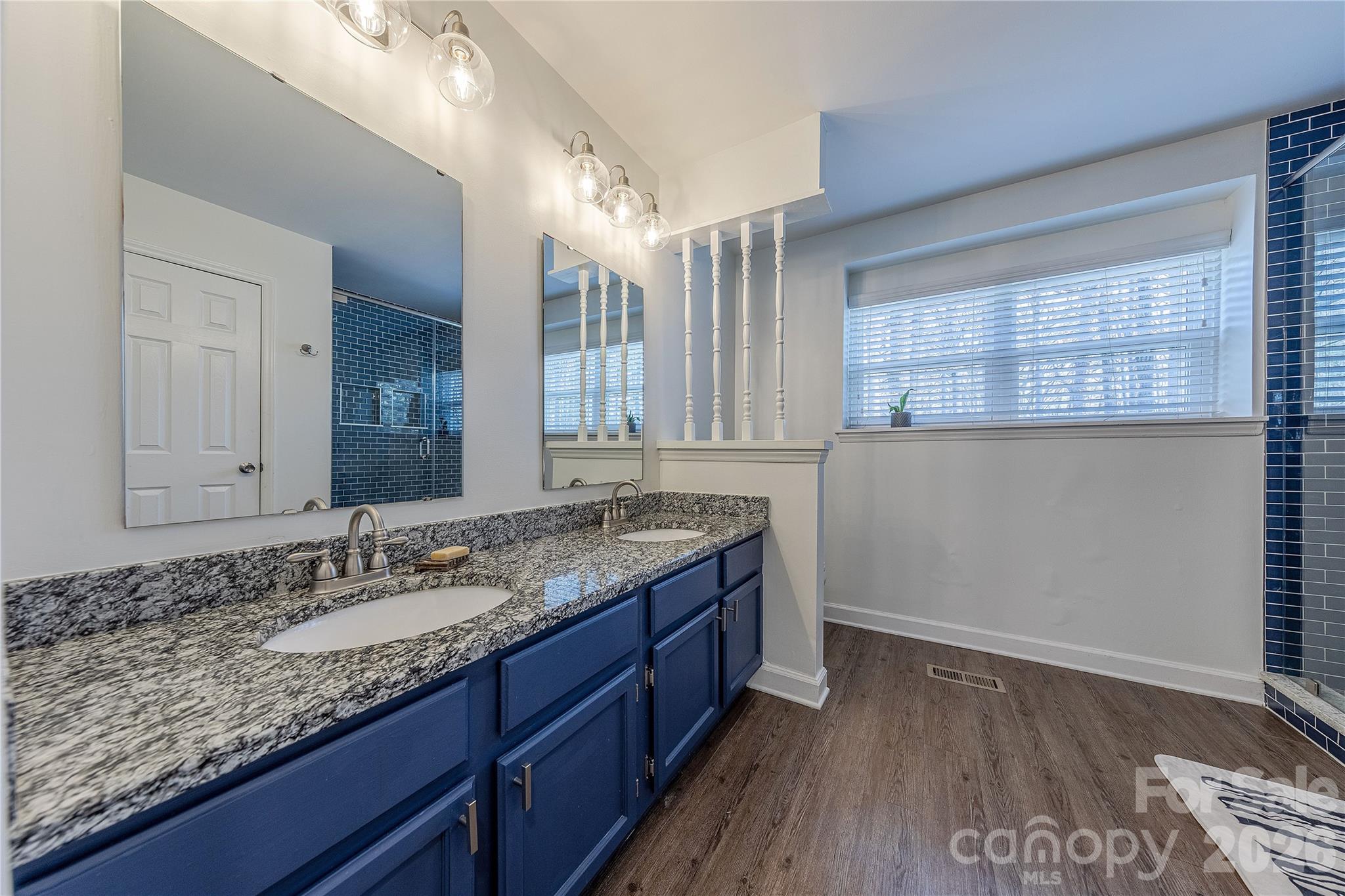 6332 Round Hill Road