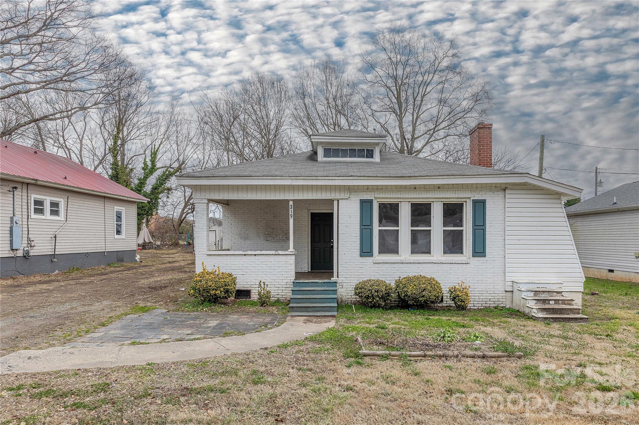 319 Martin Street