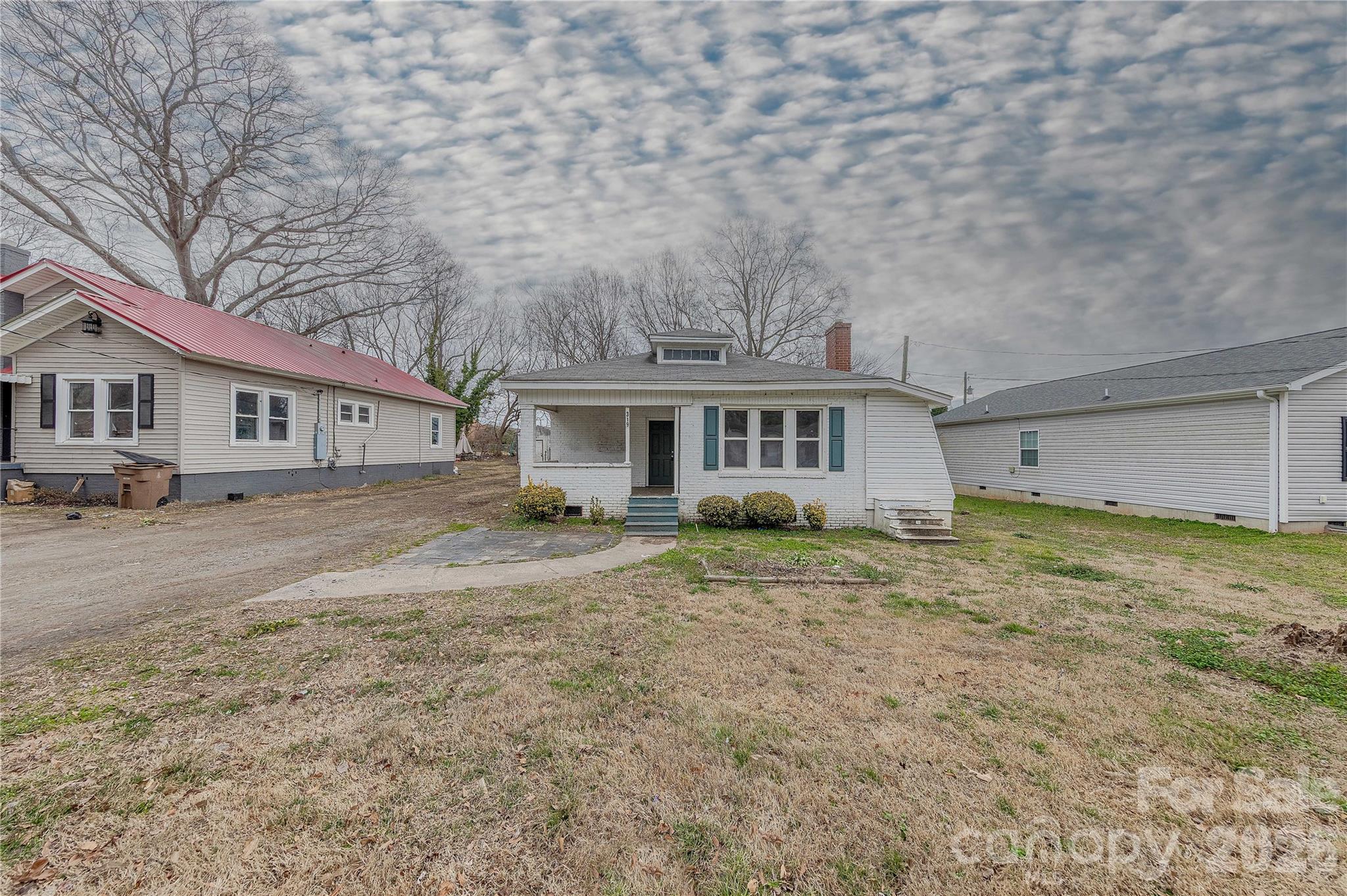 319 Martin Street