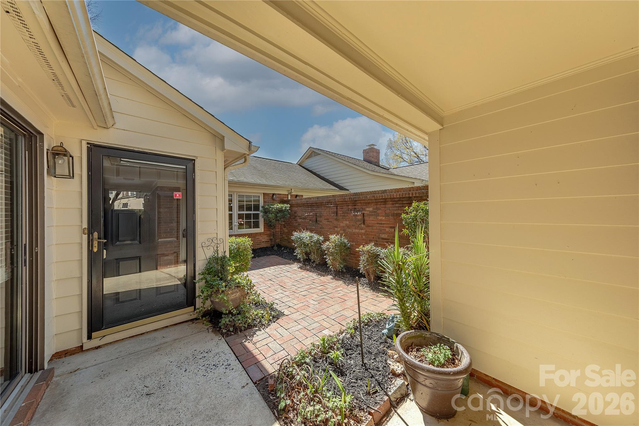 2401 Quail Lake Drive