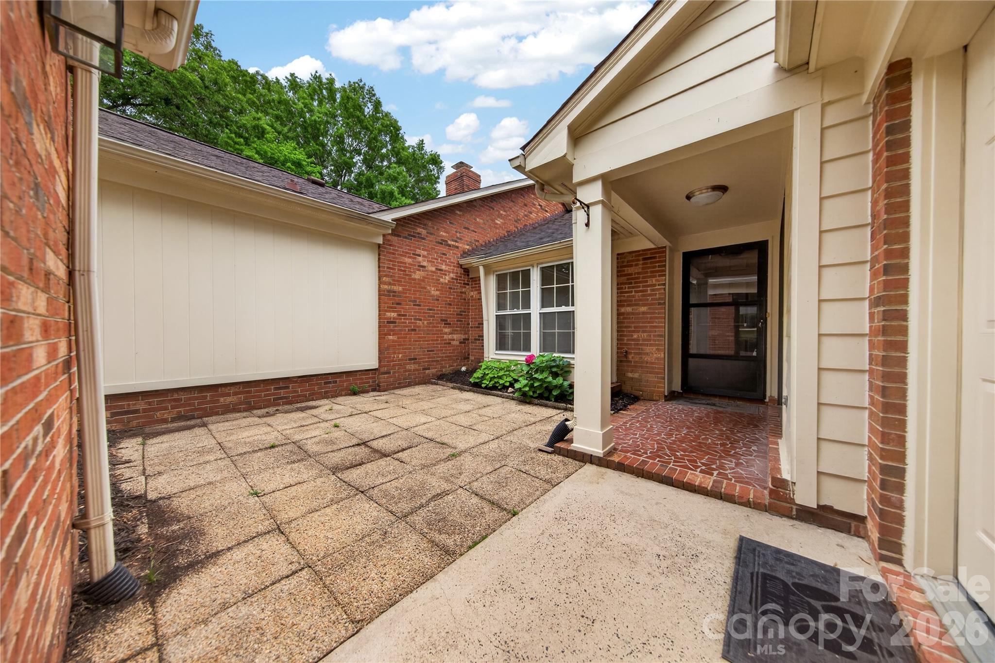 2405 Quail Lake Drive
