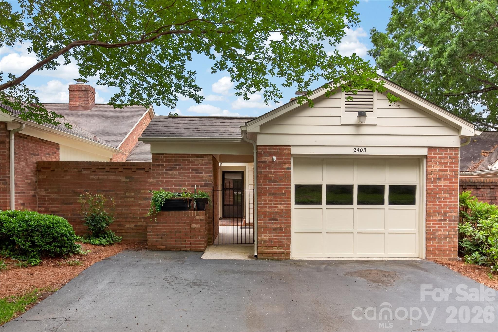 2405 Quail Lake Drive