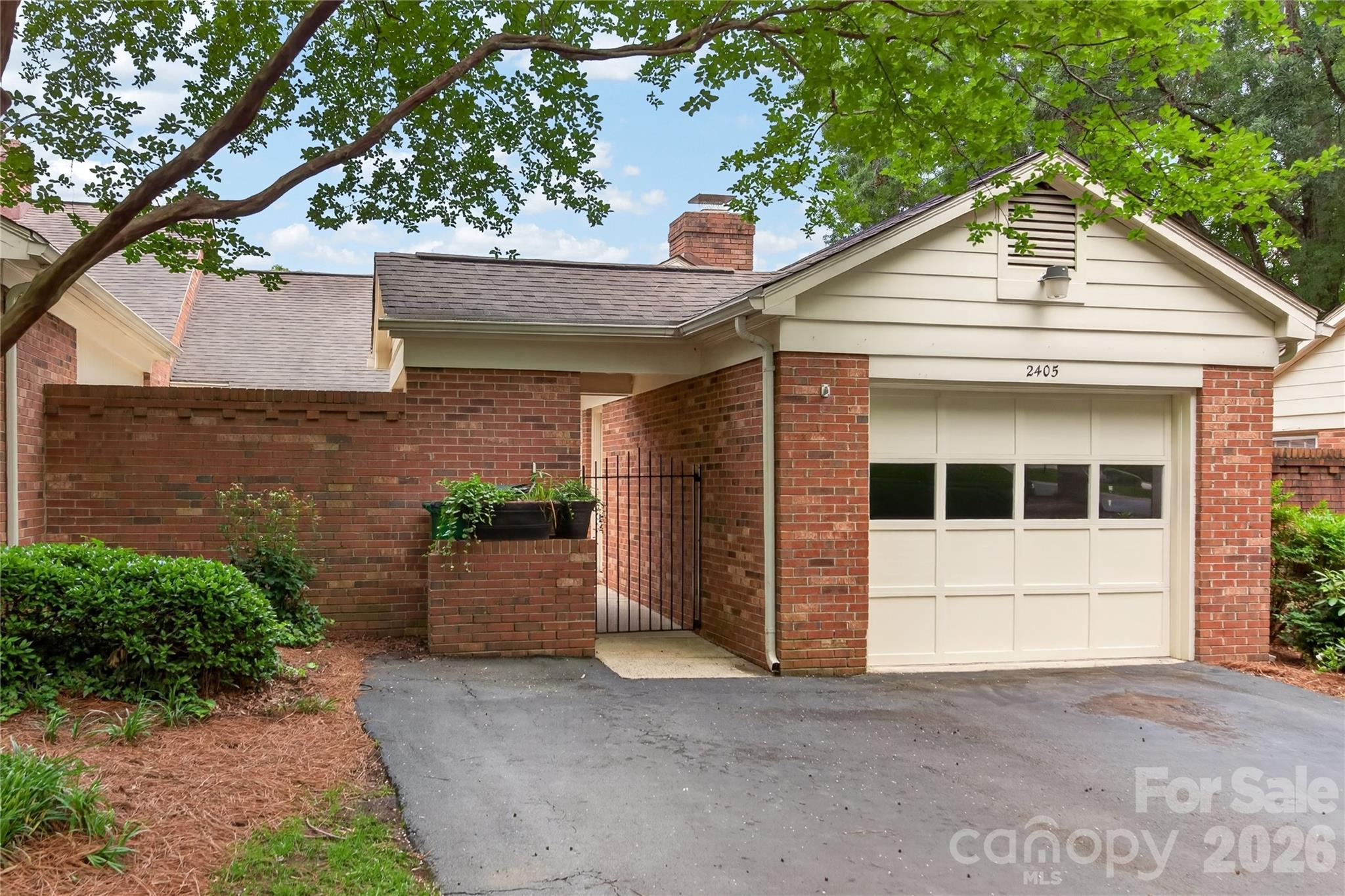 2405 Quail Lake Drive