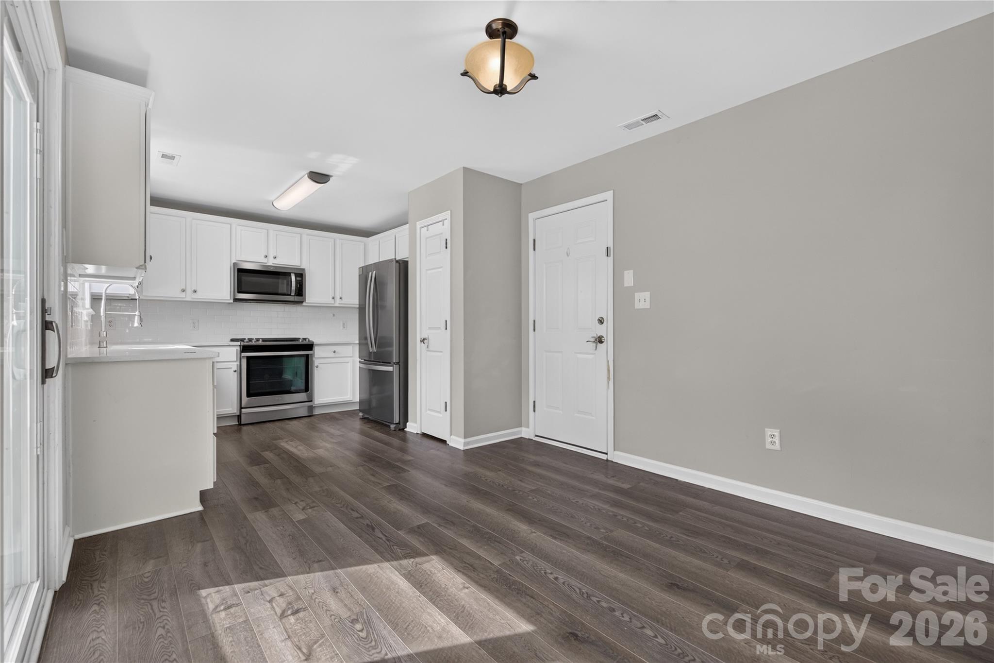 1505 Hollythorne Drive