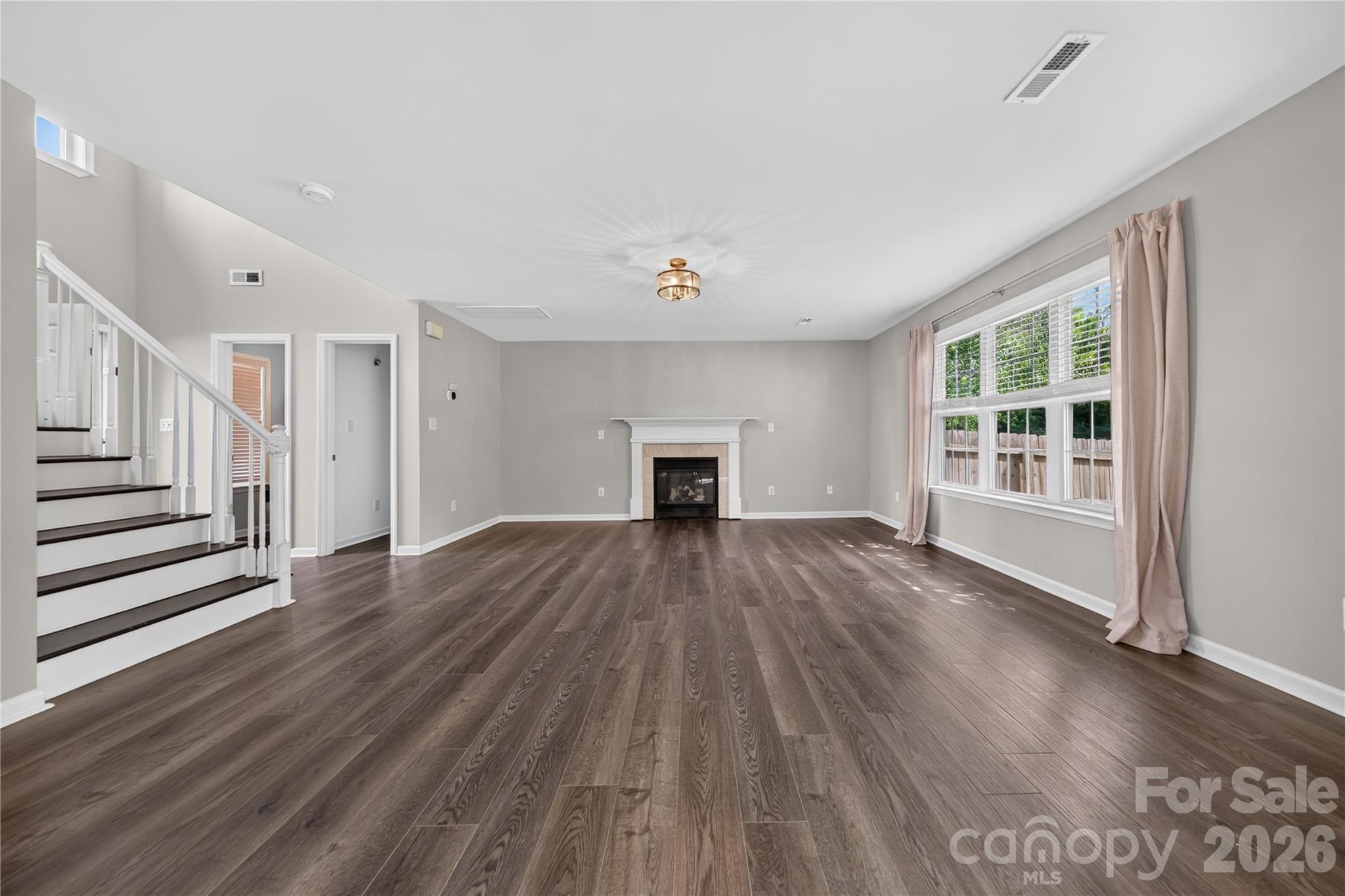 1505 Hollythorne Drive