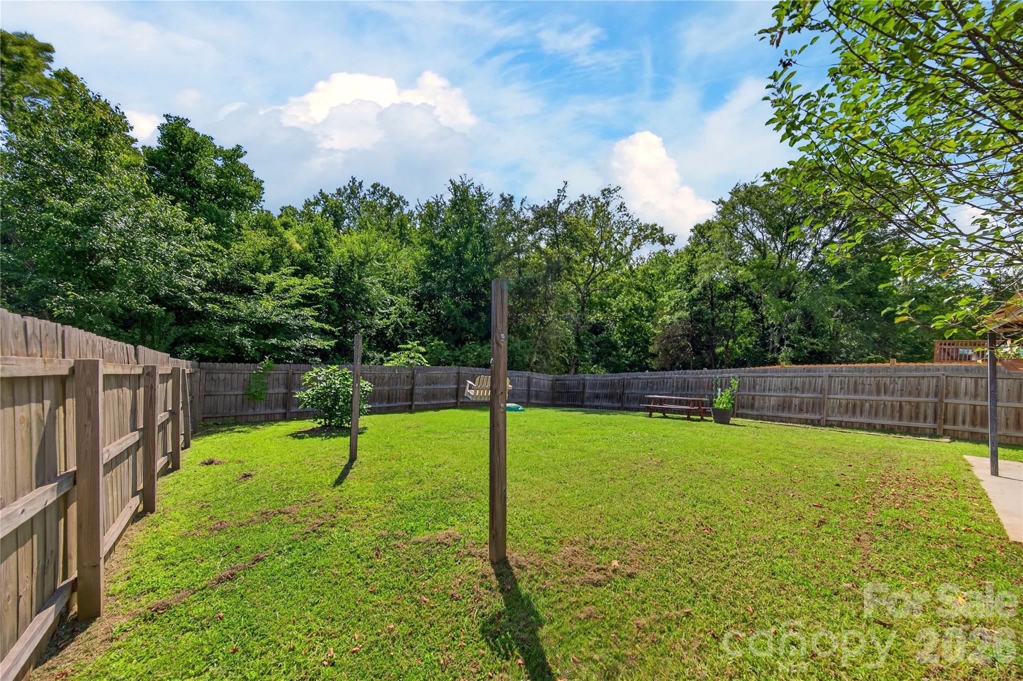 1505 Hollythorne Drive