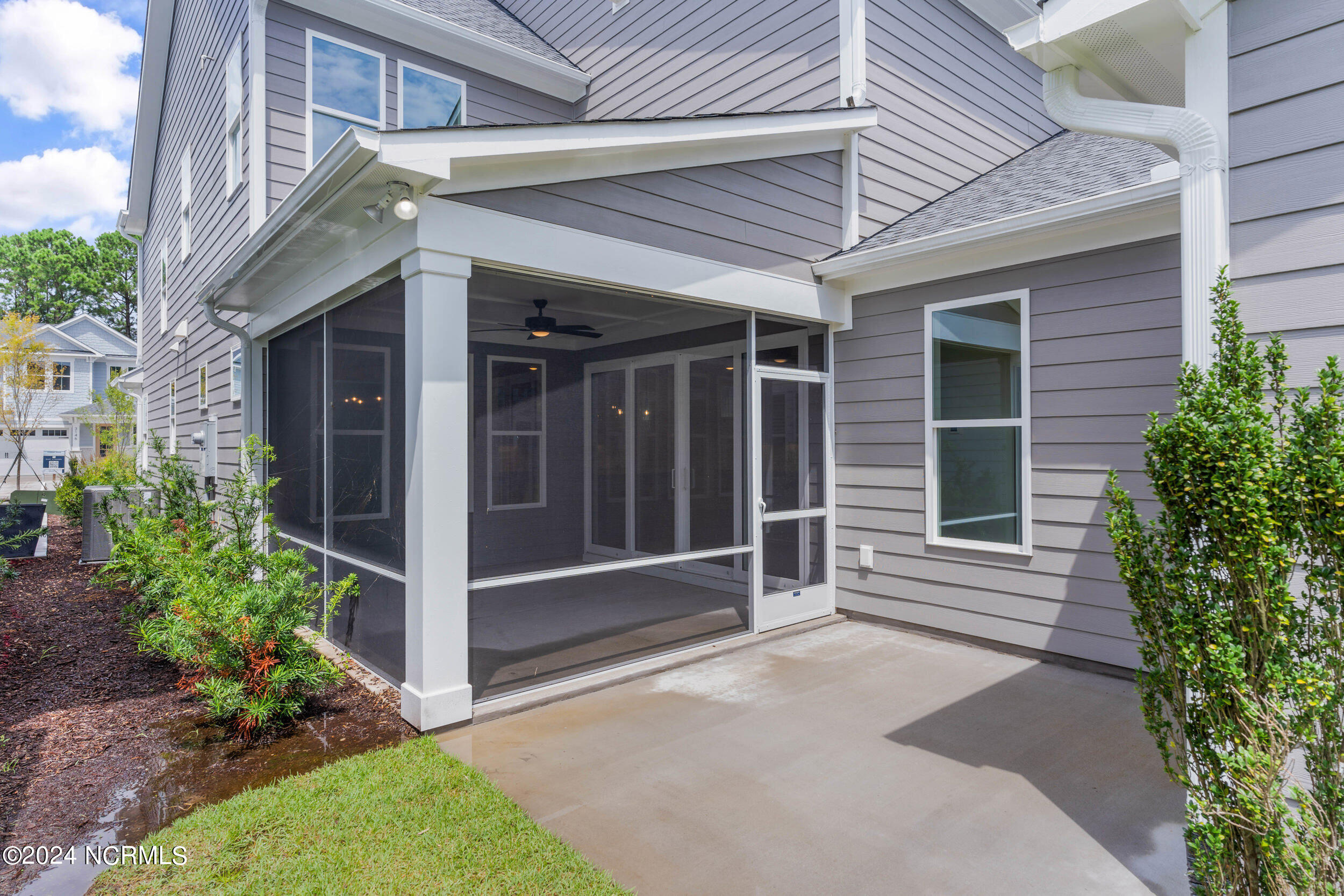 3141 Painted Turtle Loop, 32