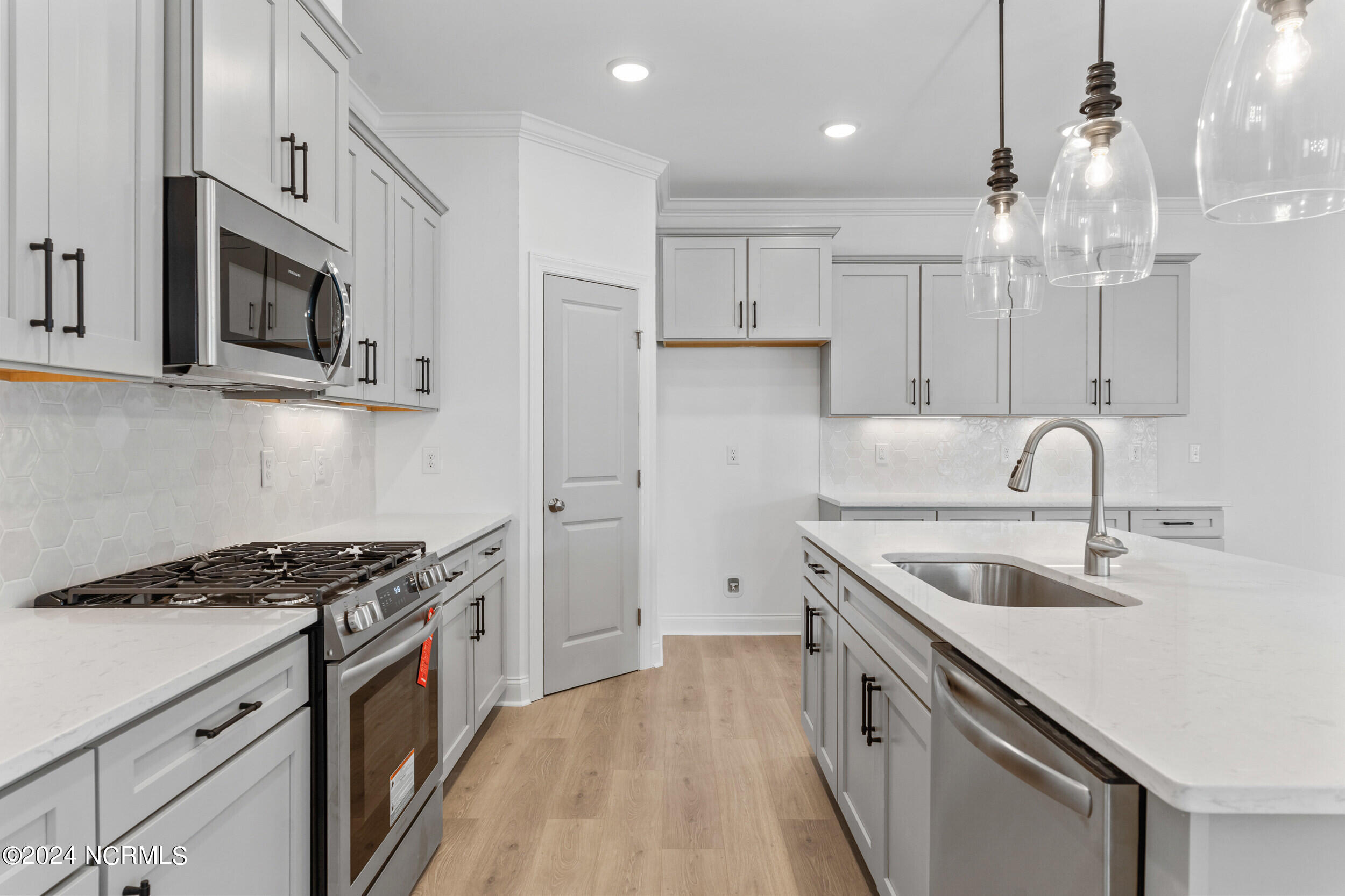 3141 Painted Turtle Loop, 32