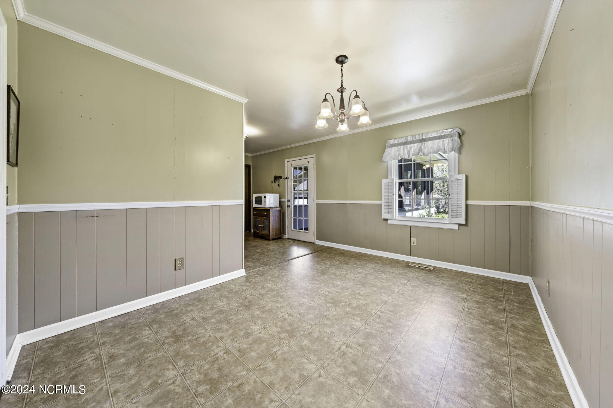 317 N Crestwood Drive