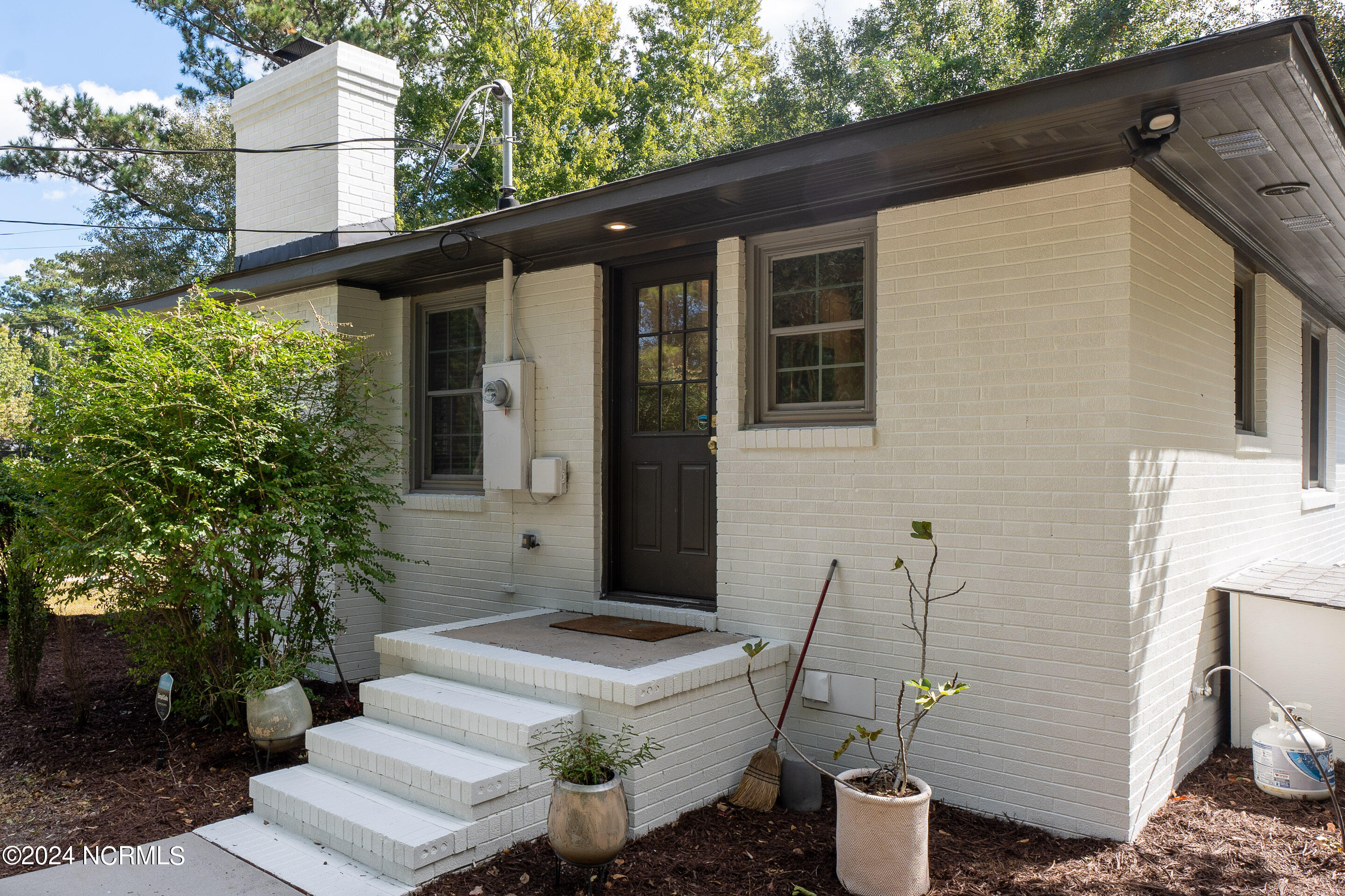 4822 Randall Parkway