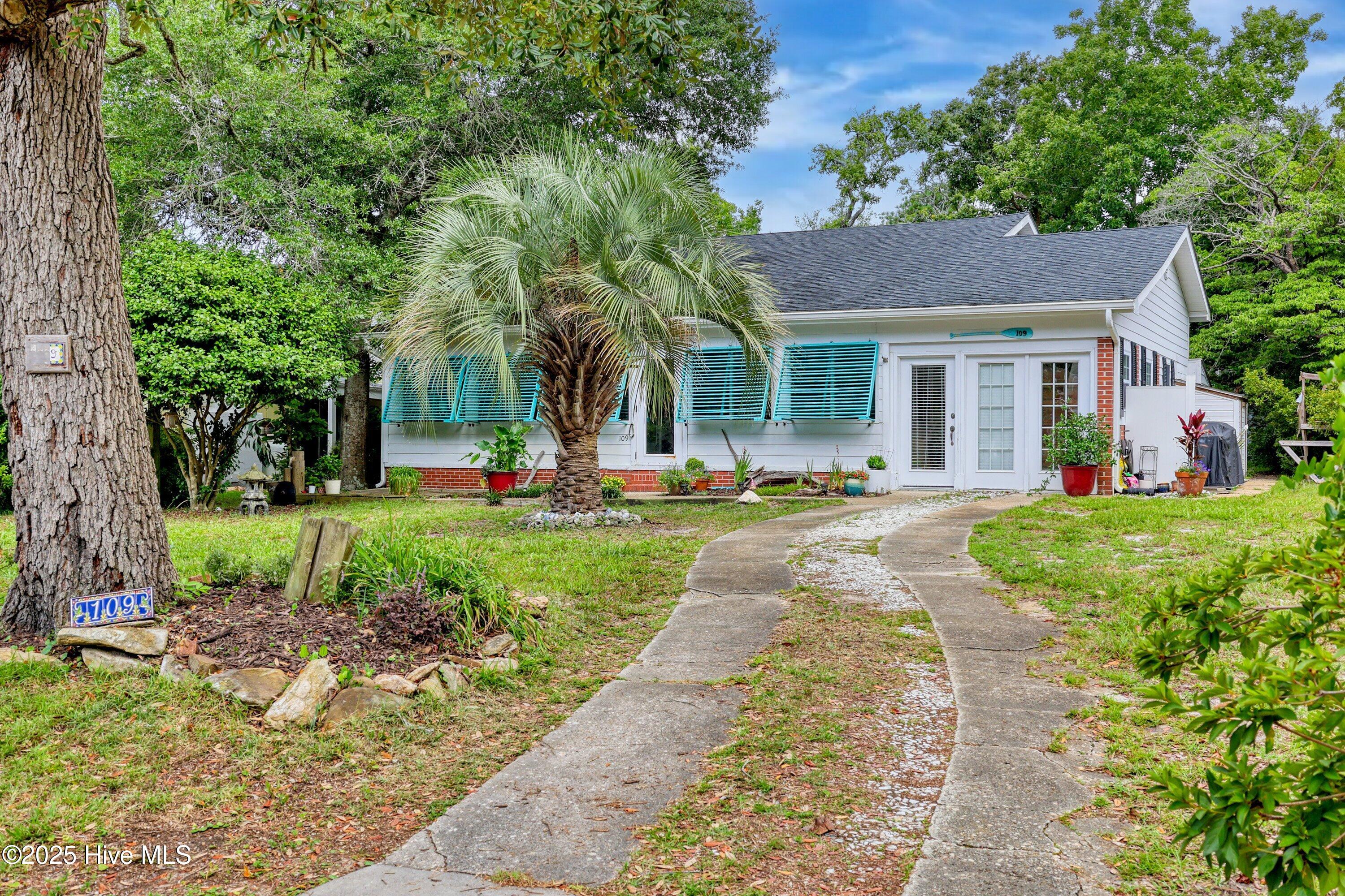 109 SW 16th Street