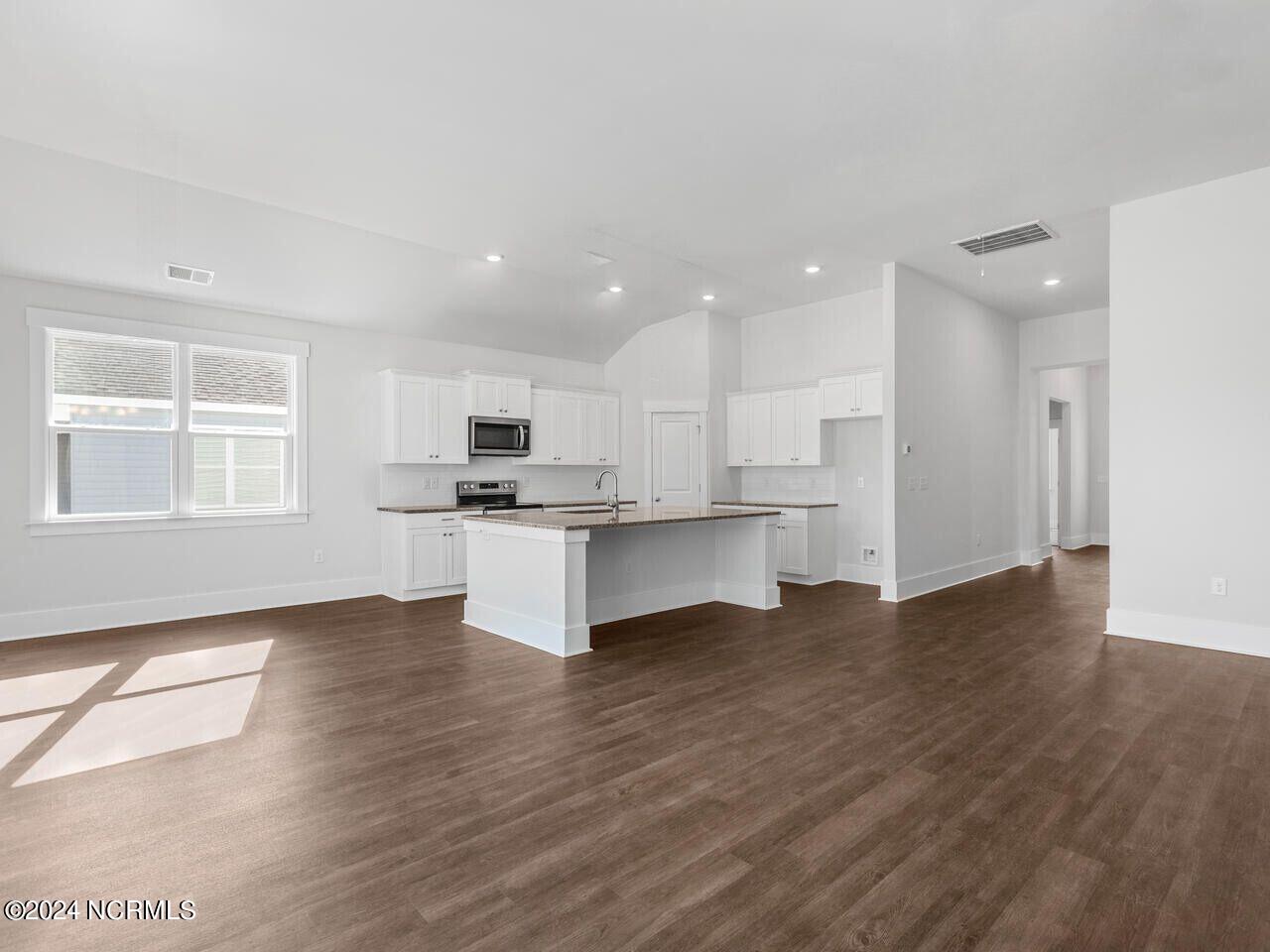 215 Whalebone Avenue, Lot 210