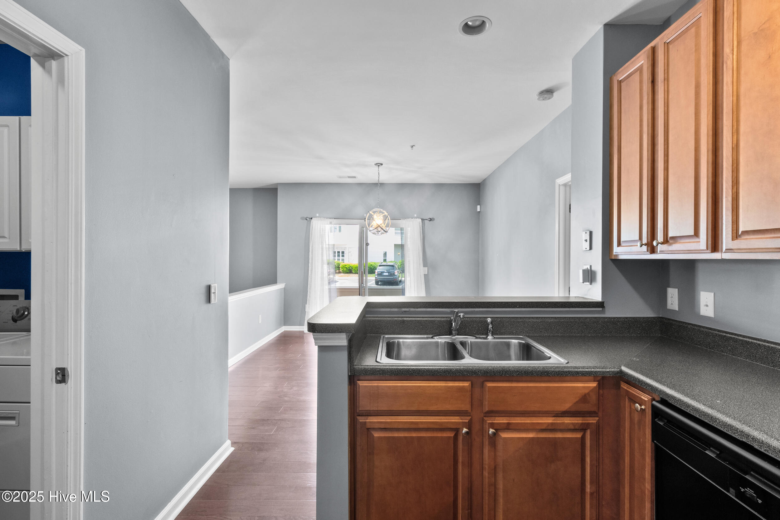 3907 Botsford Court, Unit 101