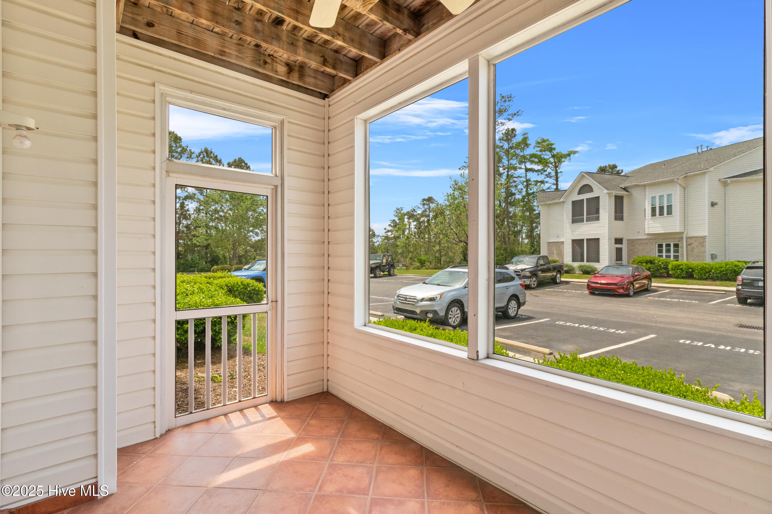 3907 Botsford Court, Unit 101