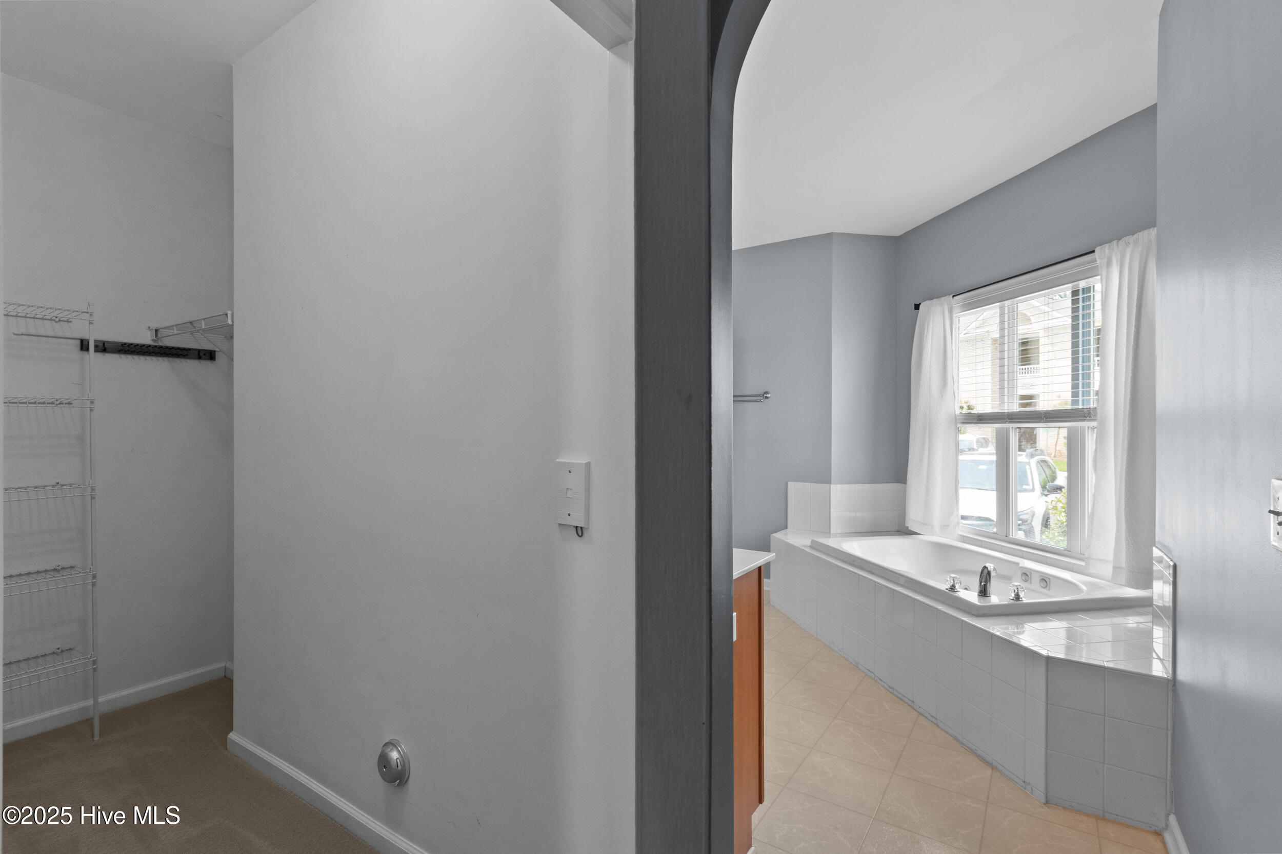 3907 Botsford Court, Unit 101