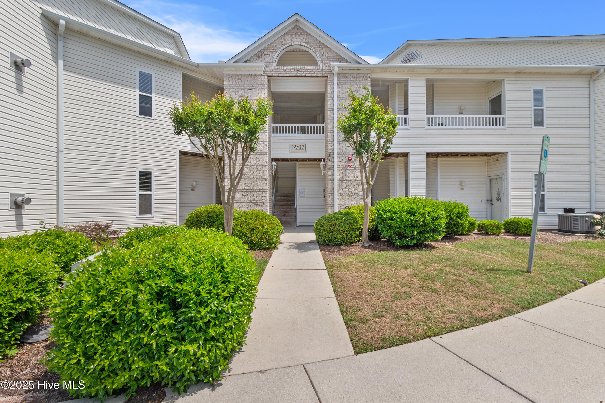 3907 Botsford Court, Unit 101