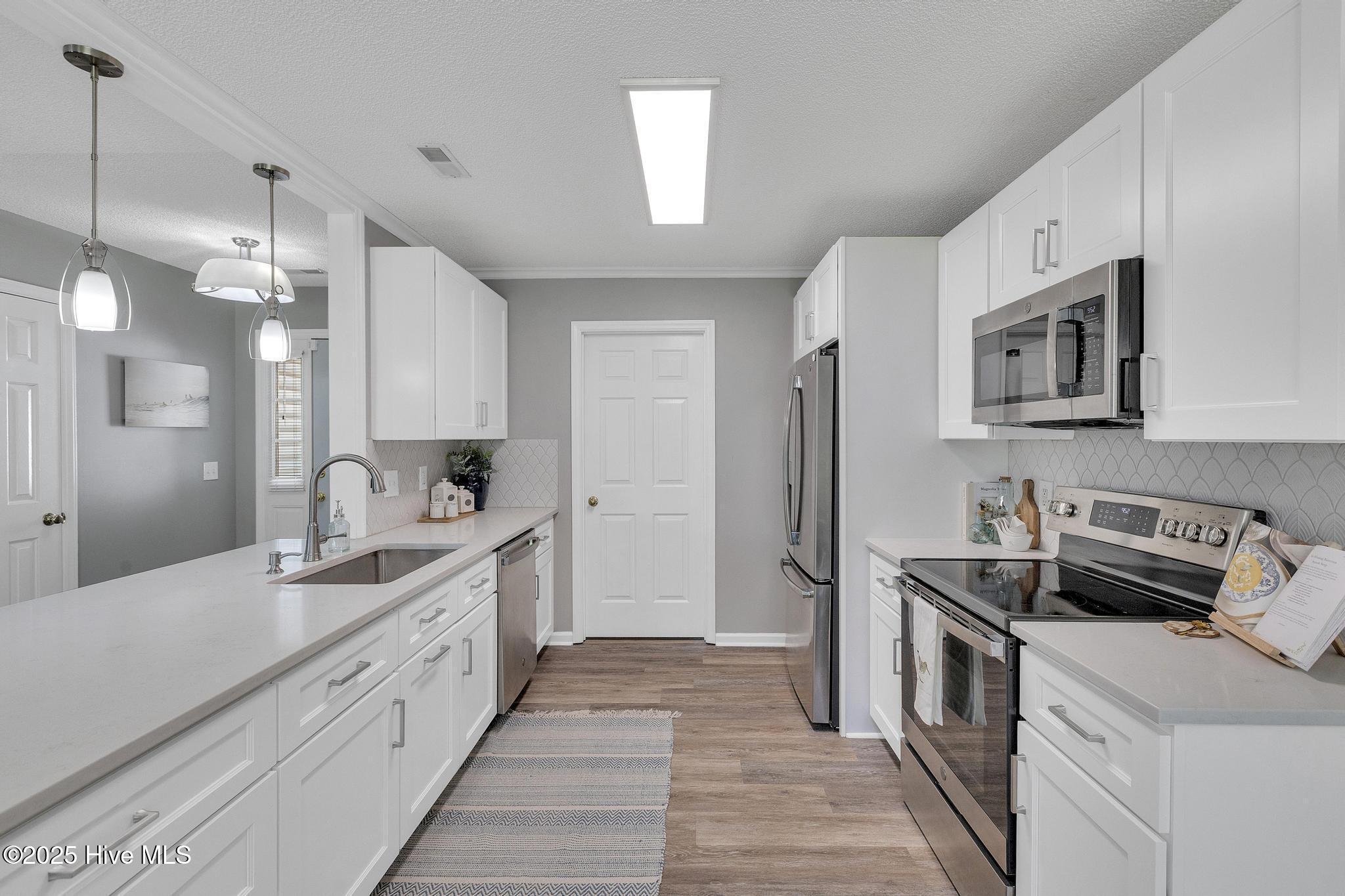 422 Point View Court