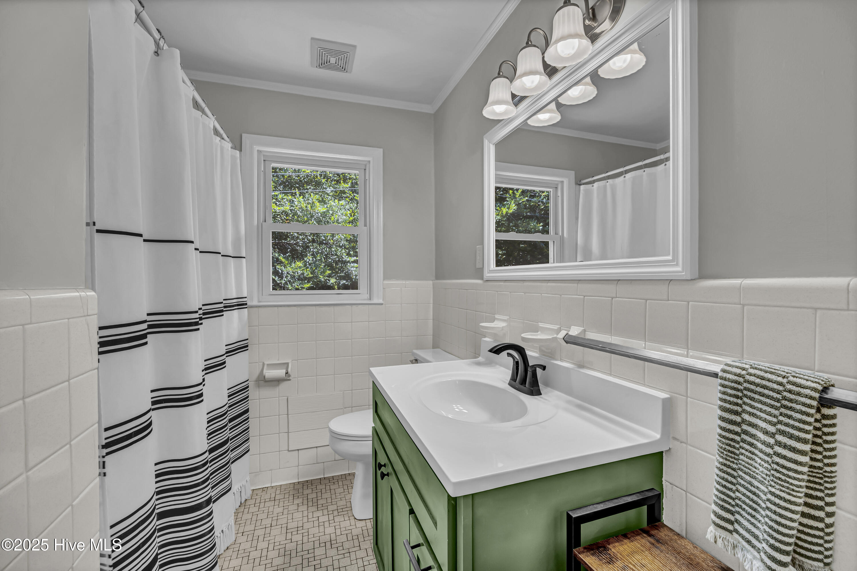 5425 Ridgewood Heights Drive