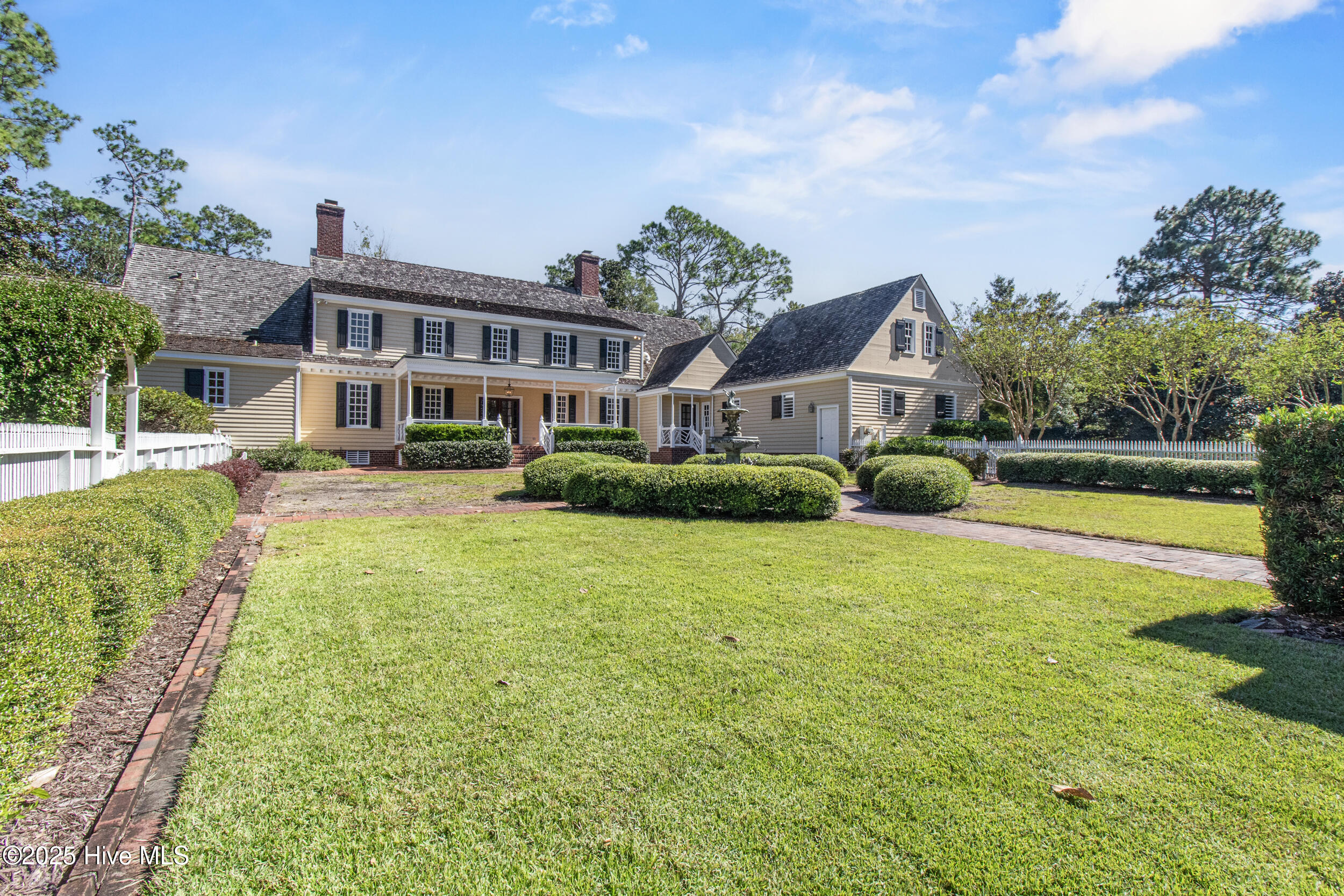 1946 S Live Oak Parkway, Wilmington