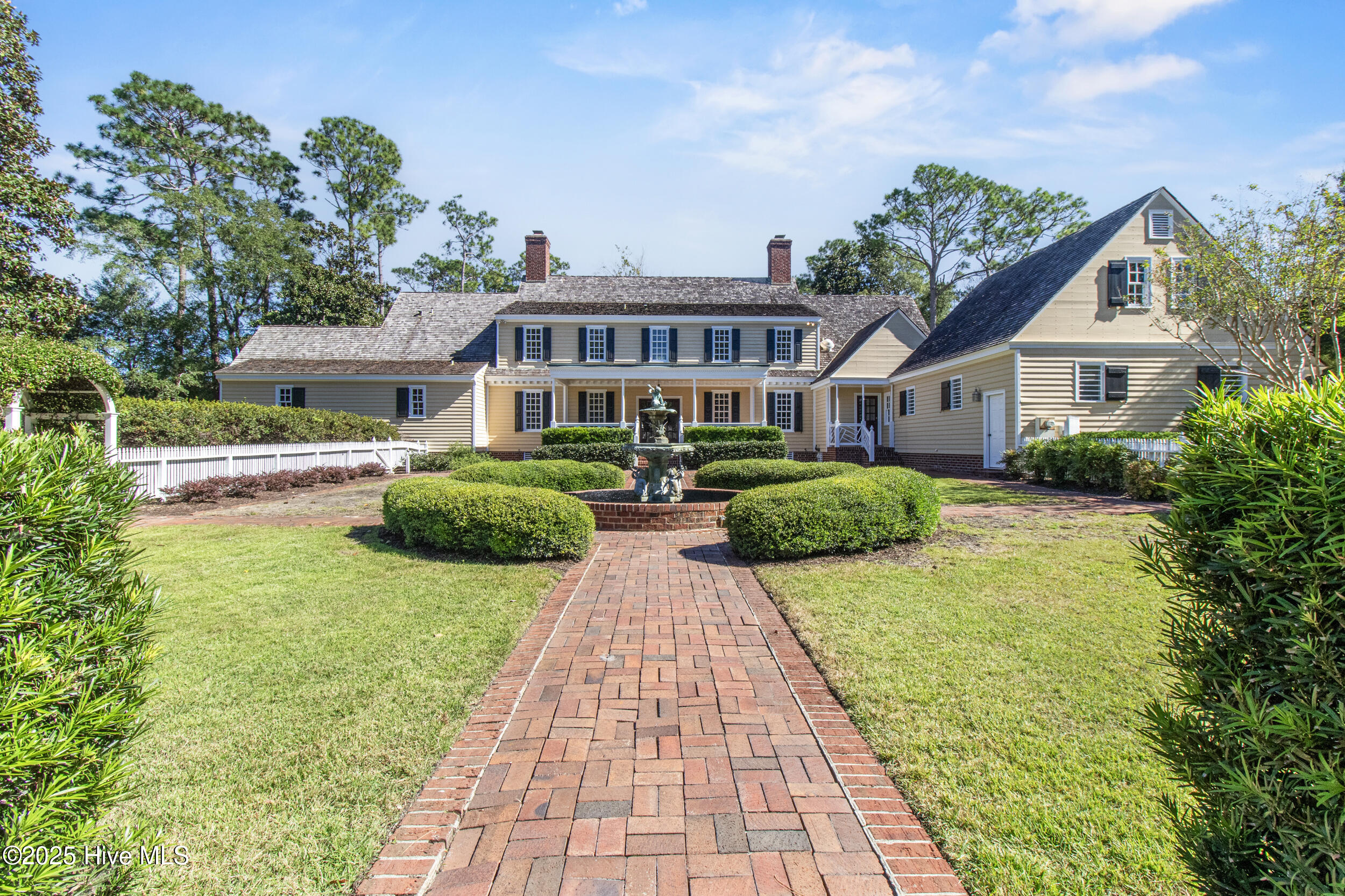 1946 S Live Oak Parkway, Wilmington