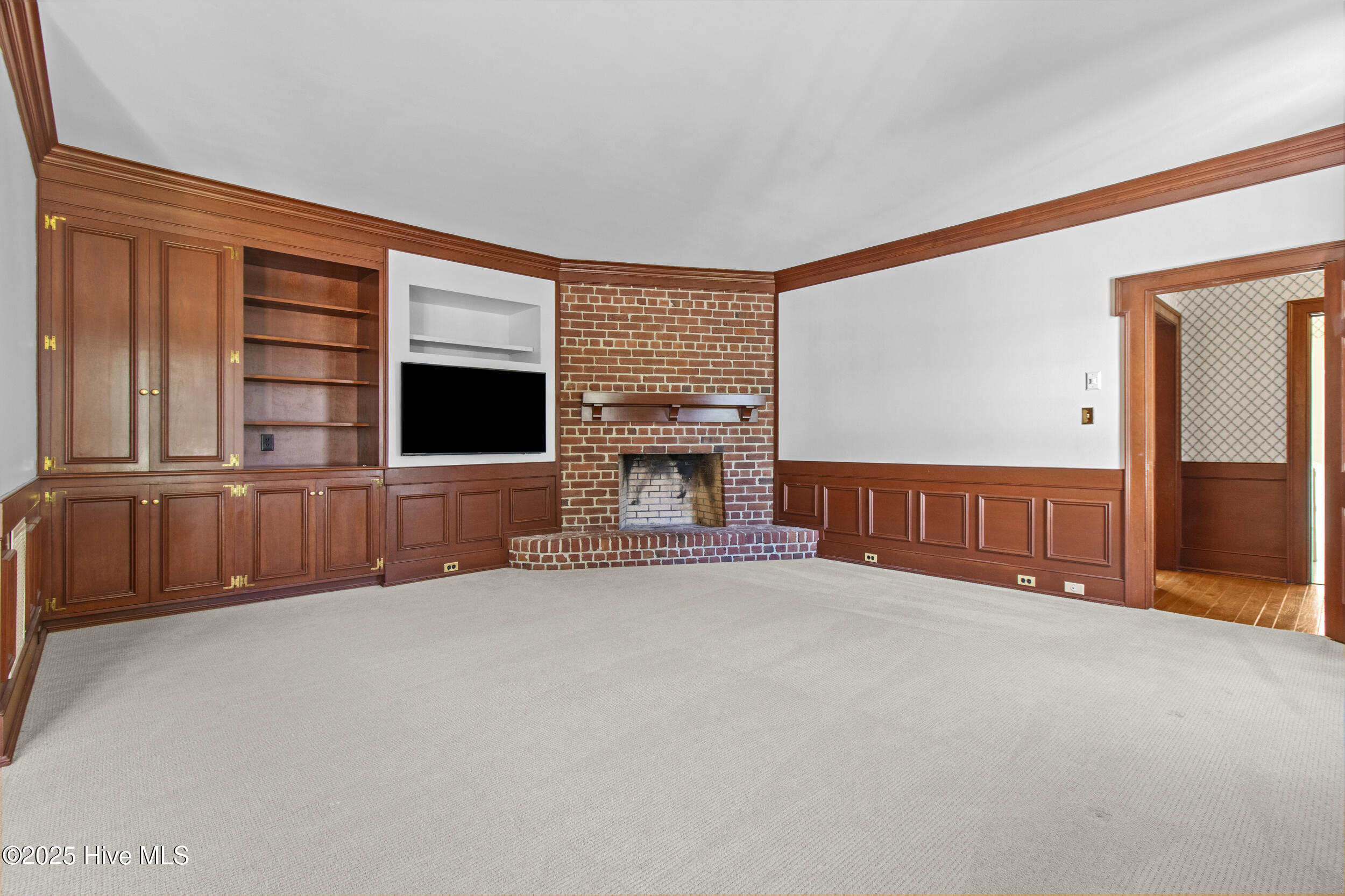 1946 S Live Oak Parkway, Wilmington