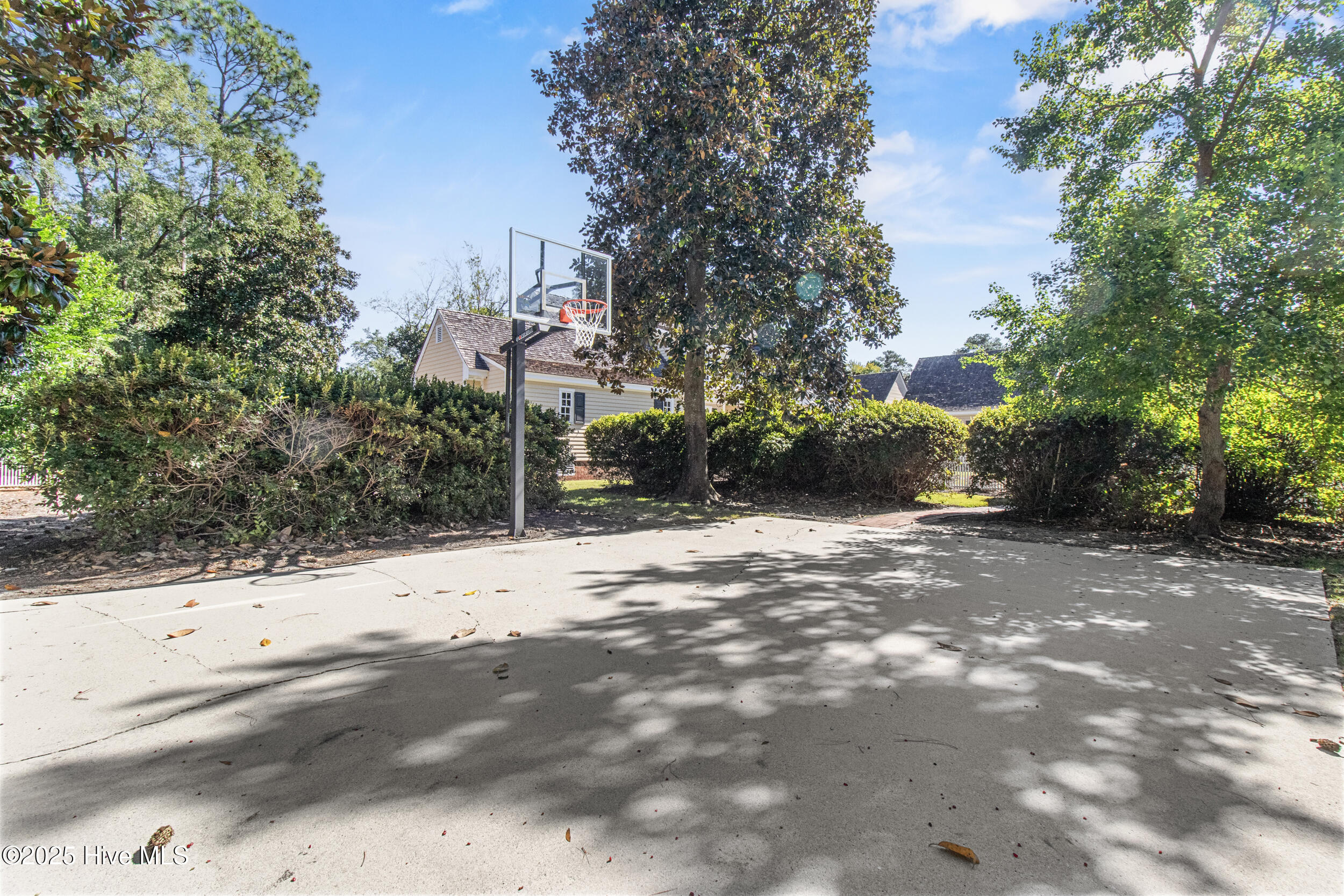 1946 S Live Oak Parkway, Wilmington