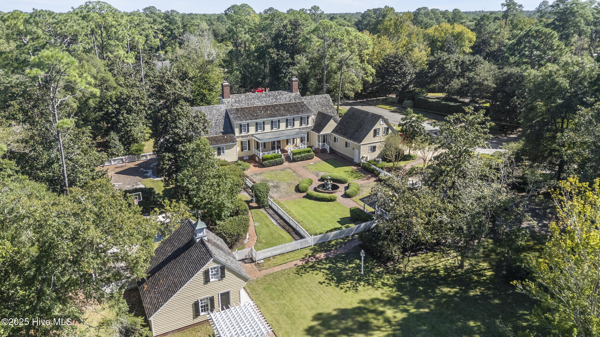 1946 S Live Oak Parkway, Wilmington