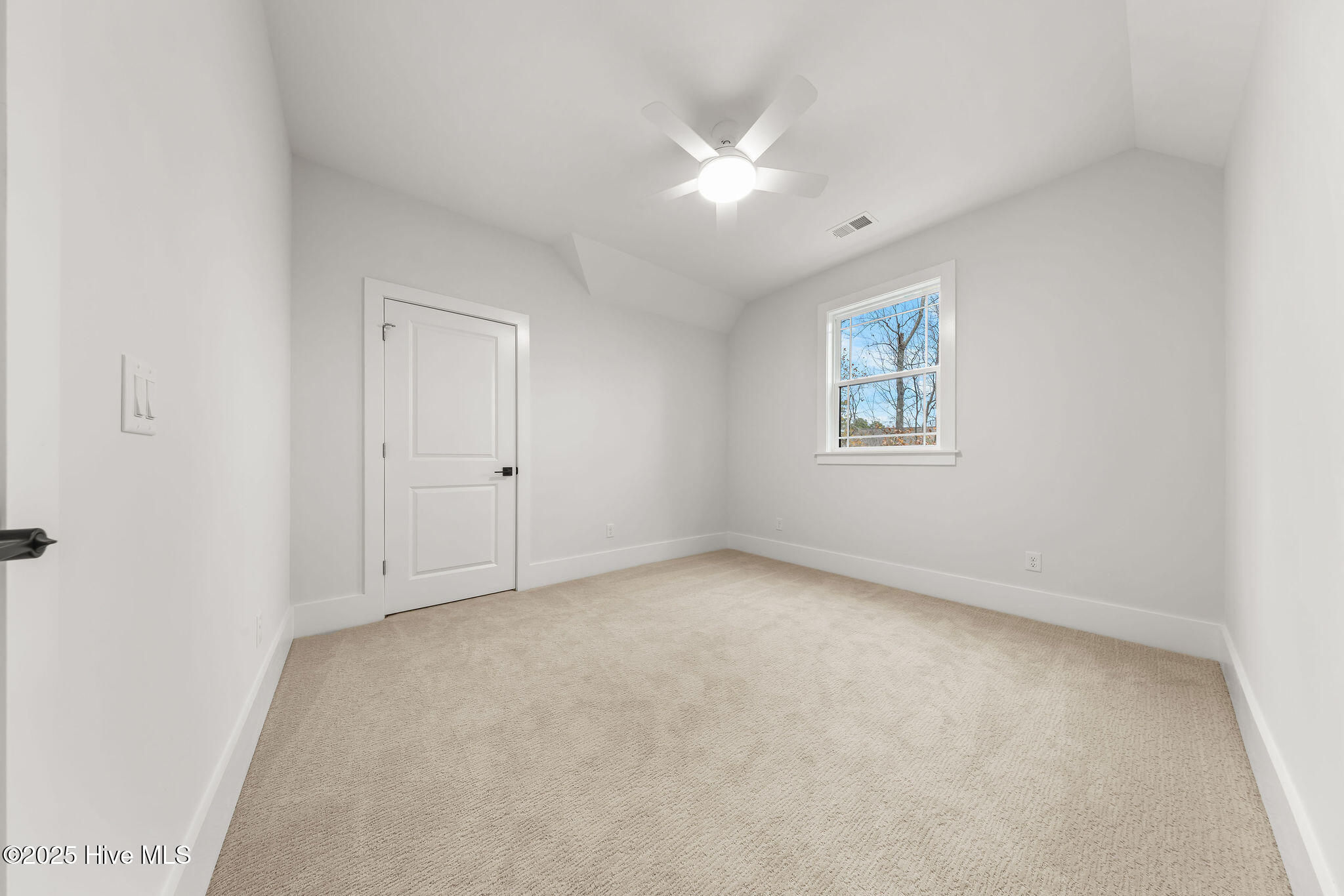 616 Seathwaite Lane SE