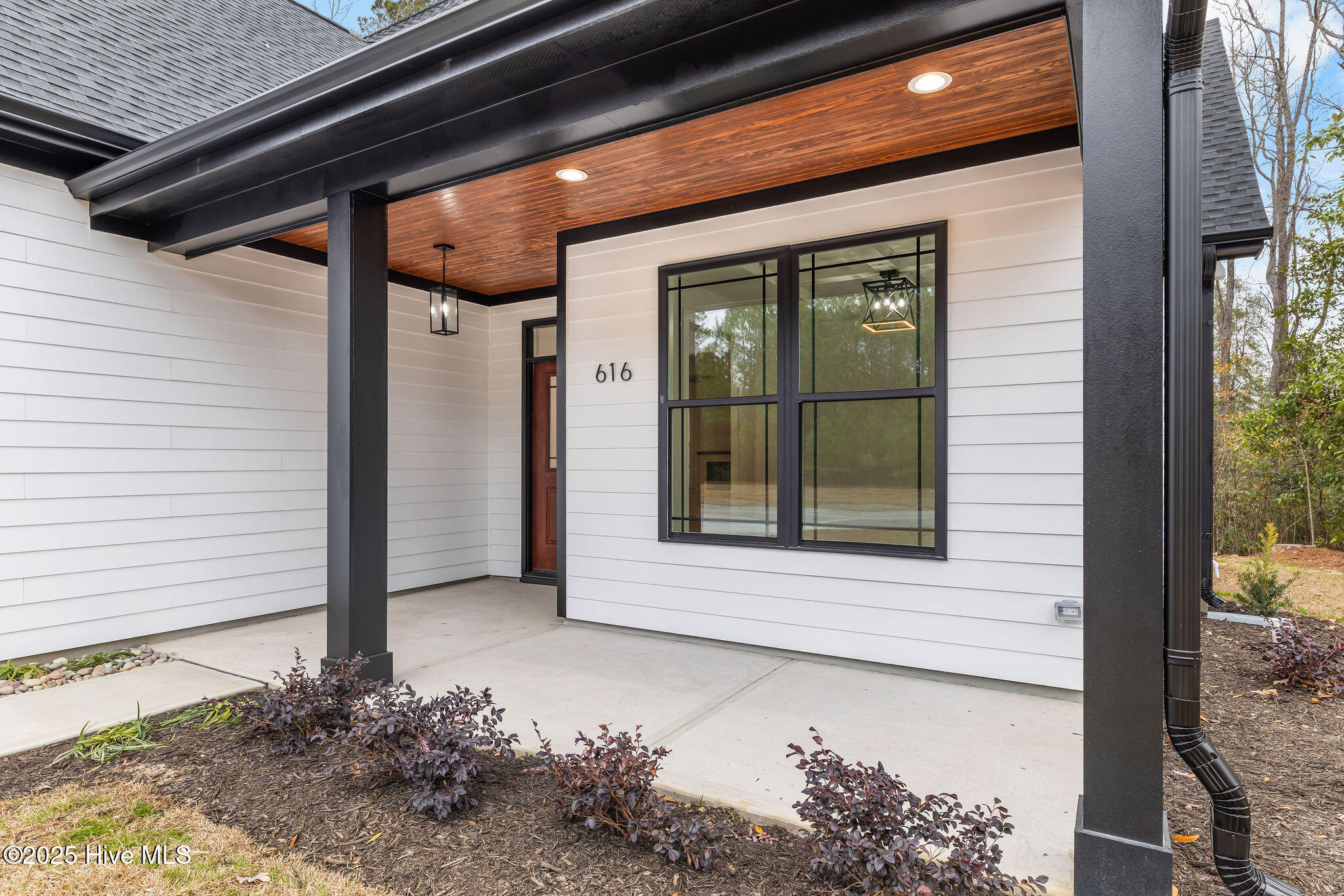 616 Seathwaite Lane SE