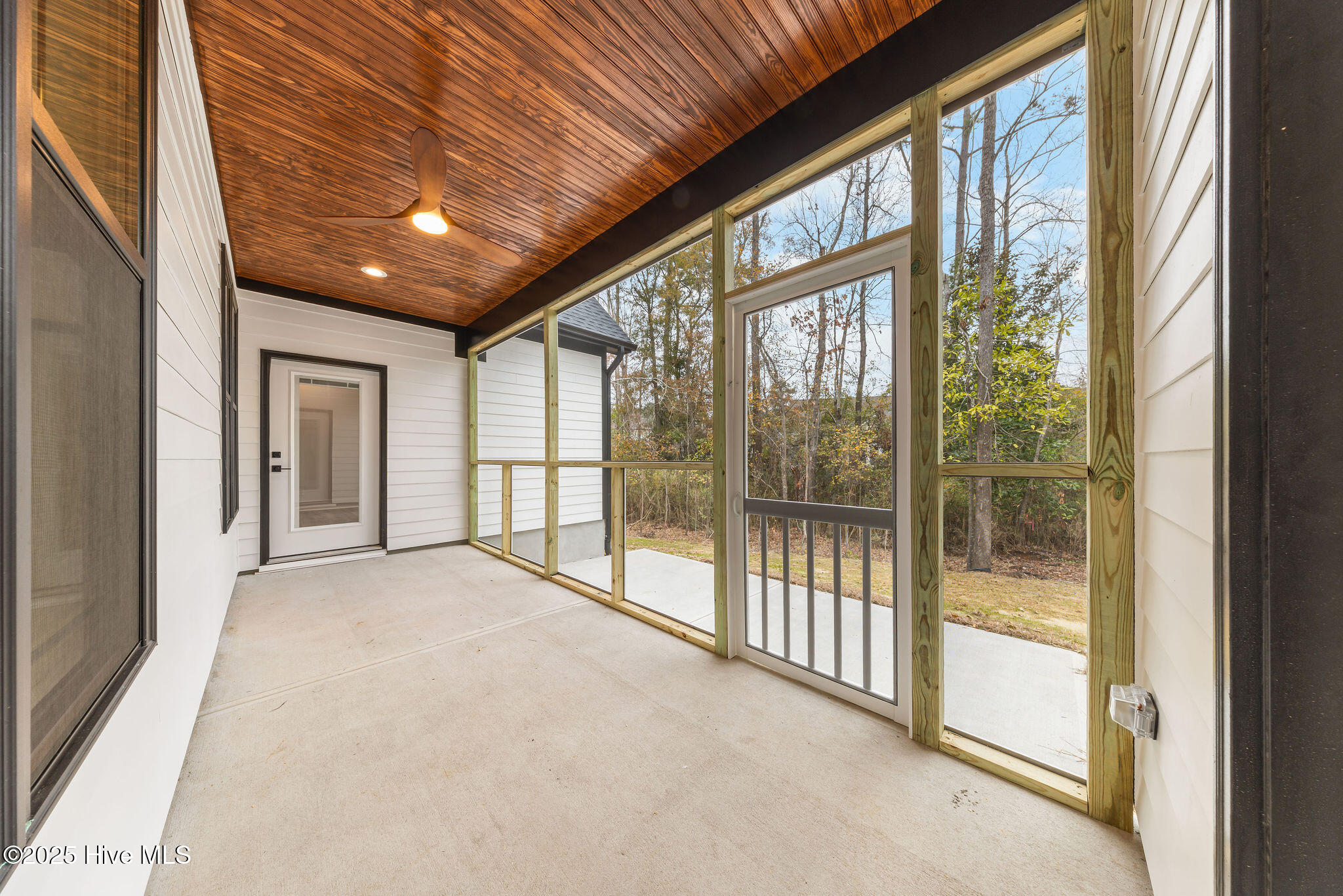 616 Seathwaite Lane SE