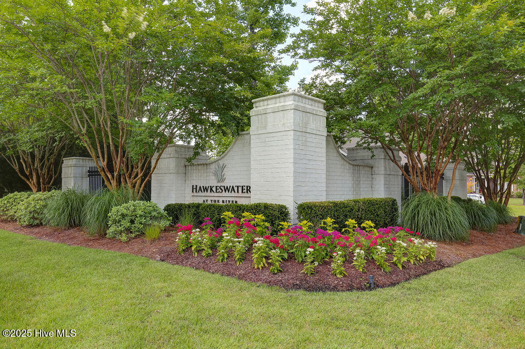 616 Seathwaite Lane SE