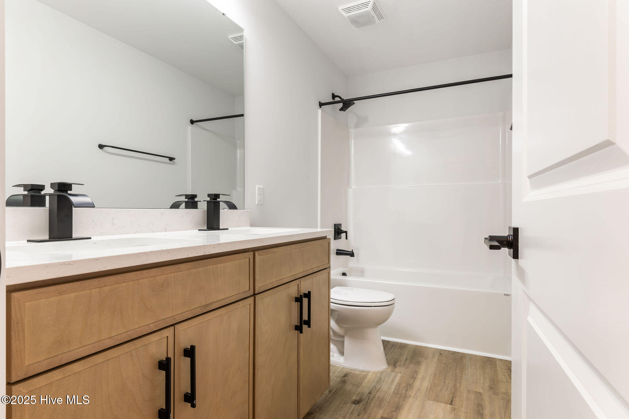 616 Seathwaite Lane SE