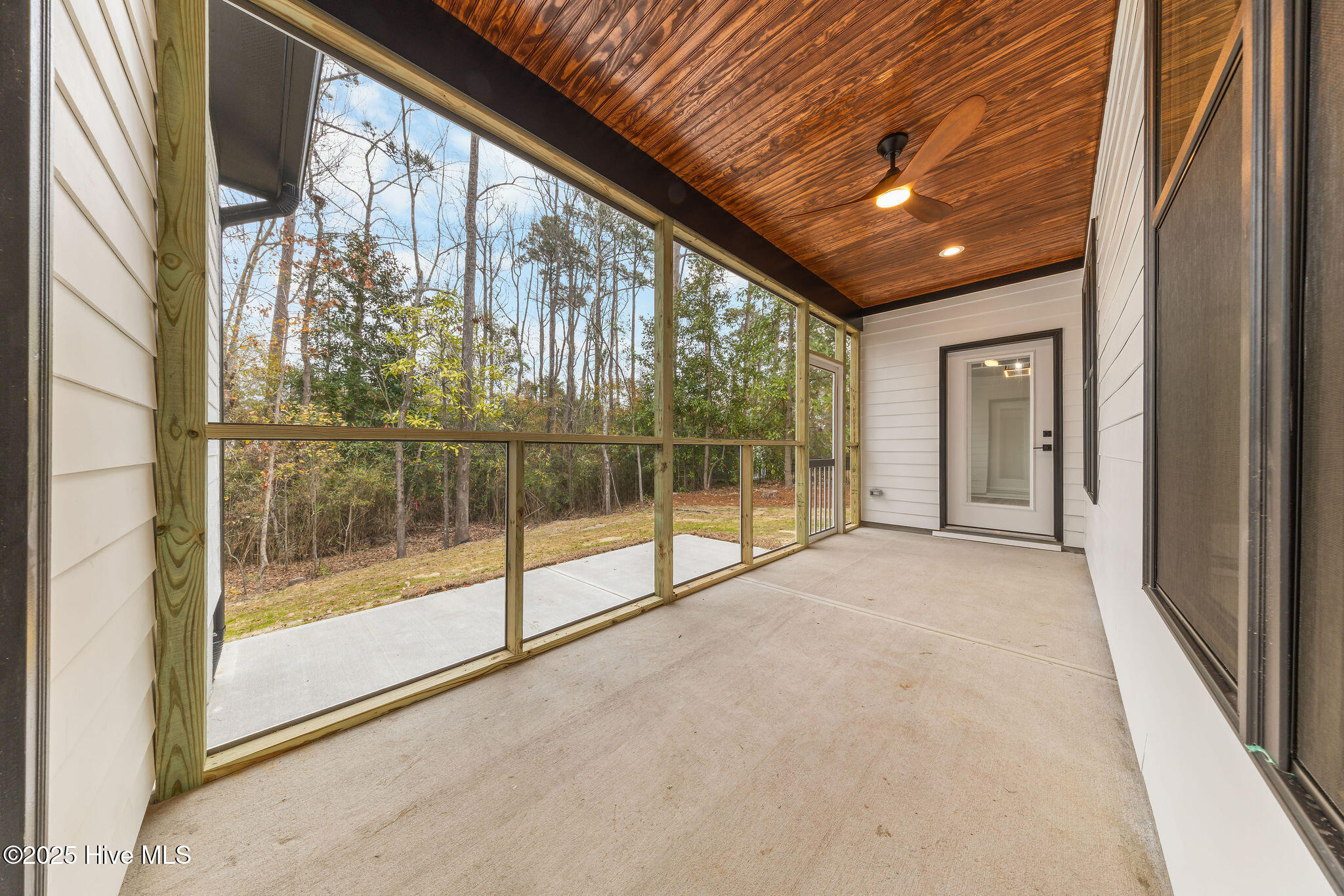 616 Seathwaite Lane SE