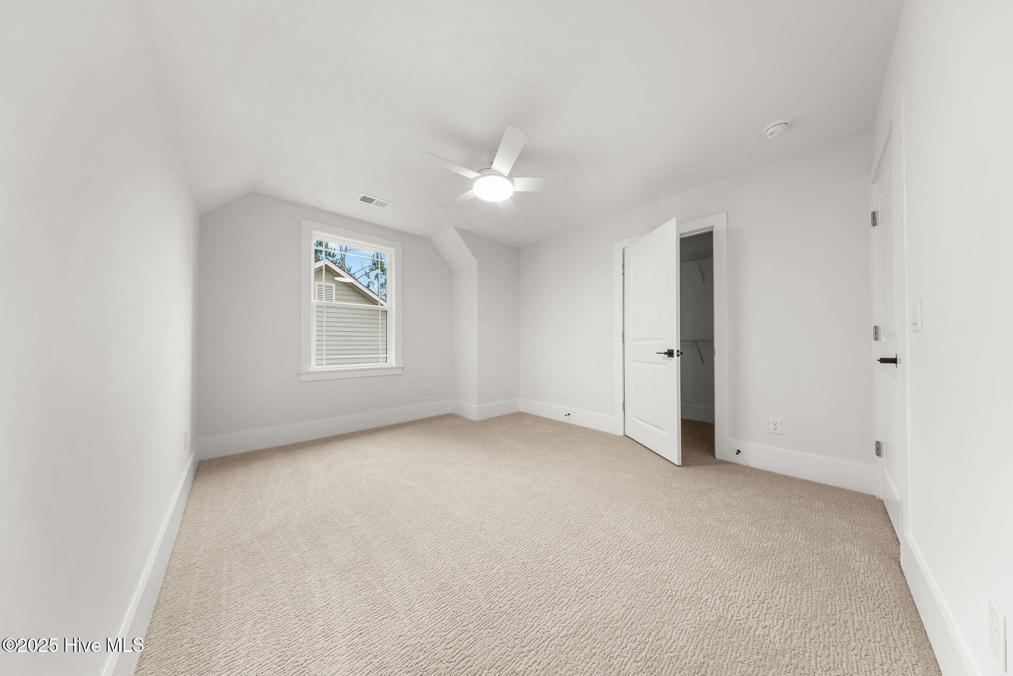 616 Seathwaite Lane SE