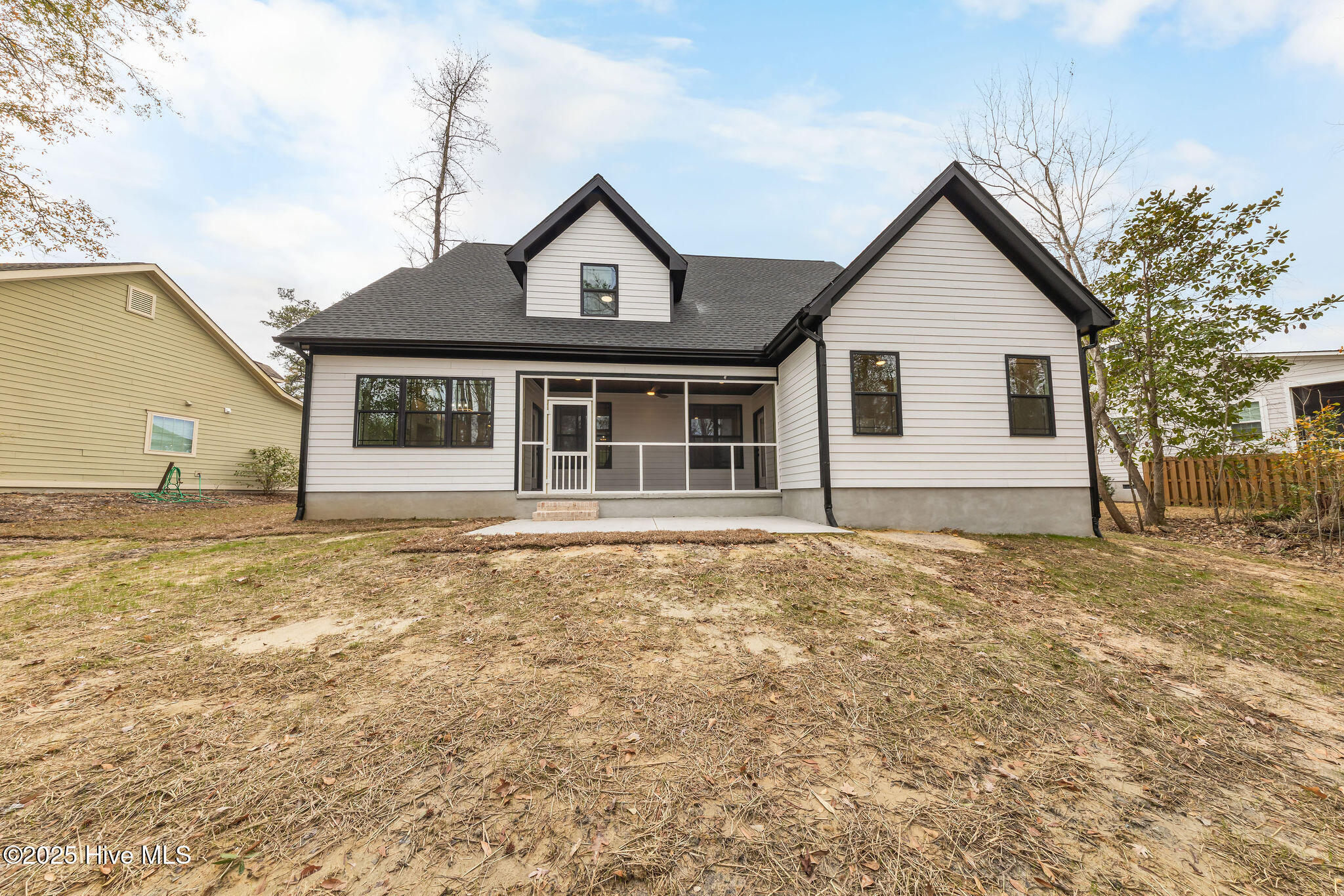 616 Seathwaite Lane SE