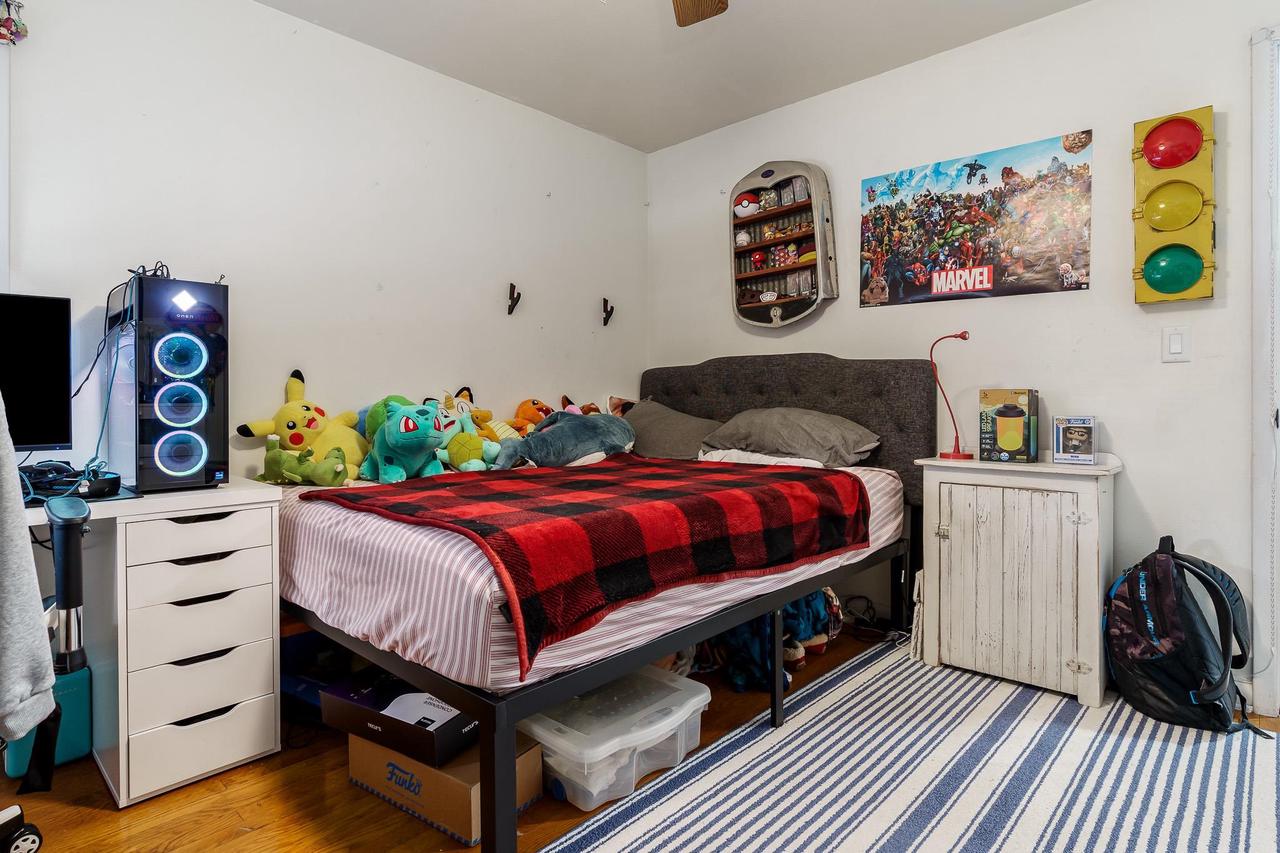 879 East Inman Parkway