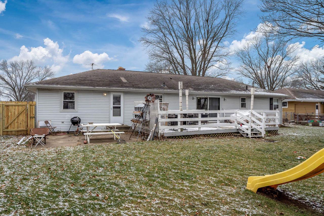 879 East Inman Parkway