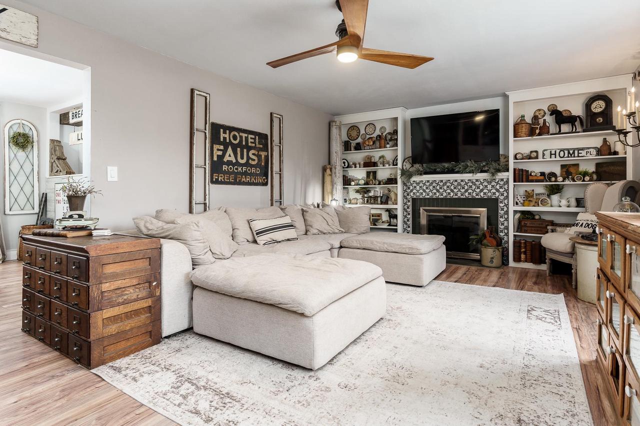 879 East Inman Parkway