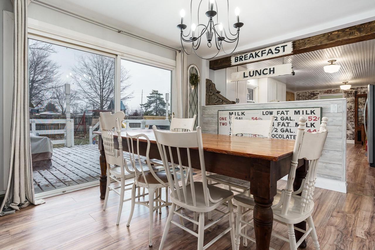 879 East Inman Parkway