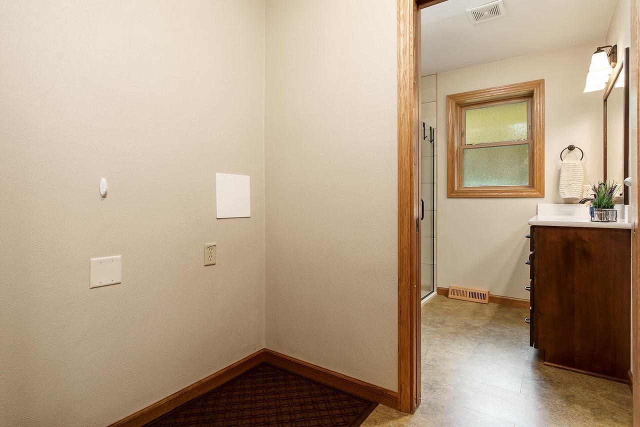 4097 South Gesley Road