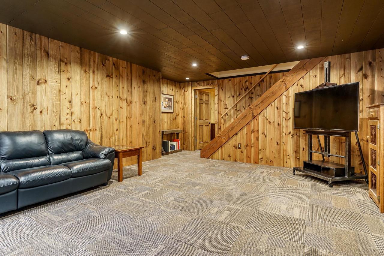 4097 South Gesley Road