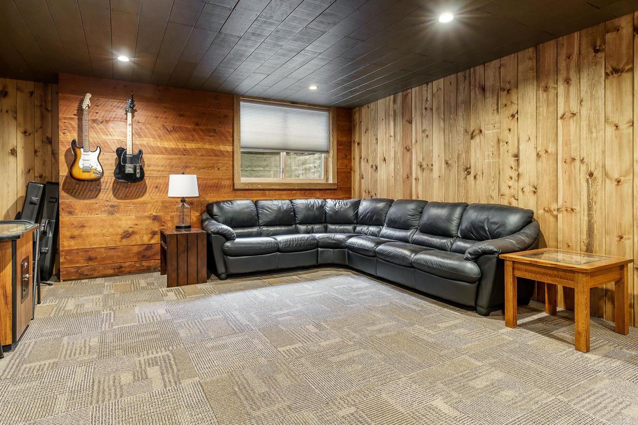 4097 South Gesley Road