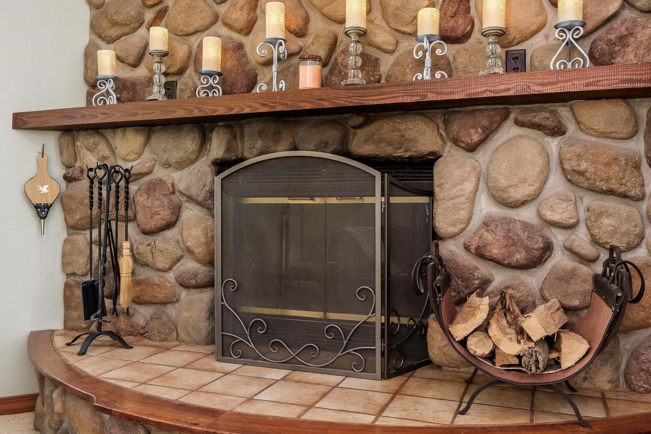 6319 South Highway 213