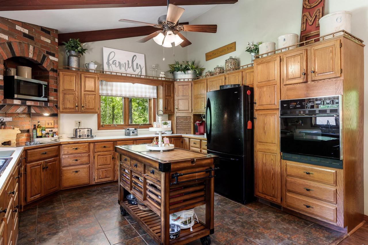 6319 South Highway 213