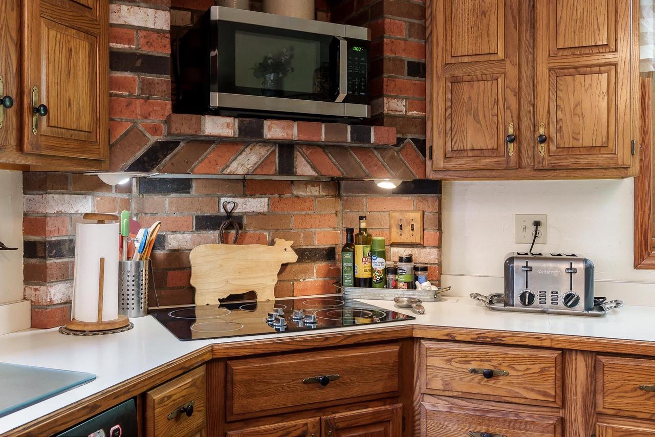 6319 South Highway 213