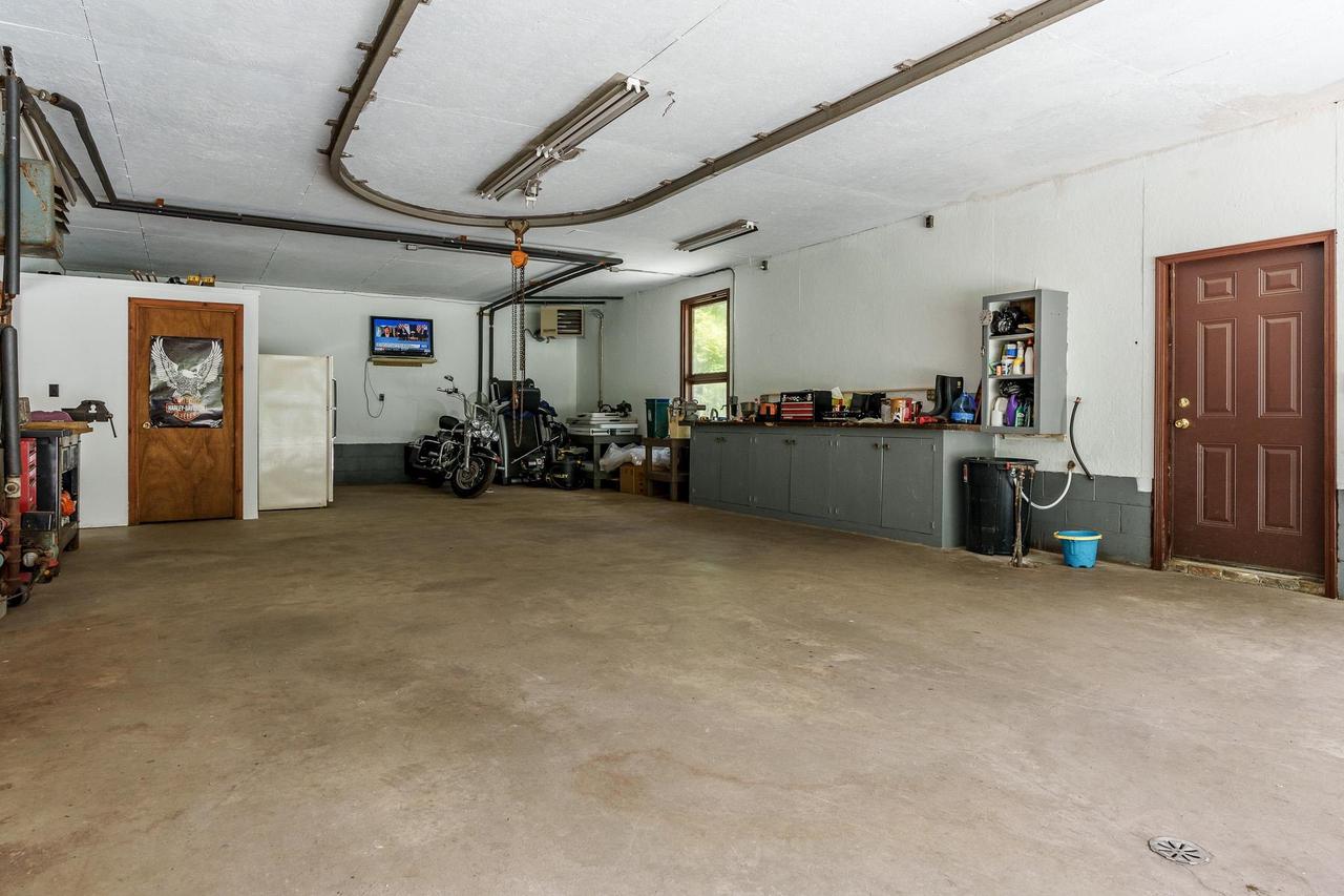 6319 South Highway 213