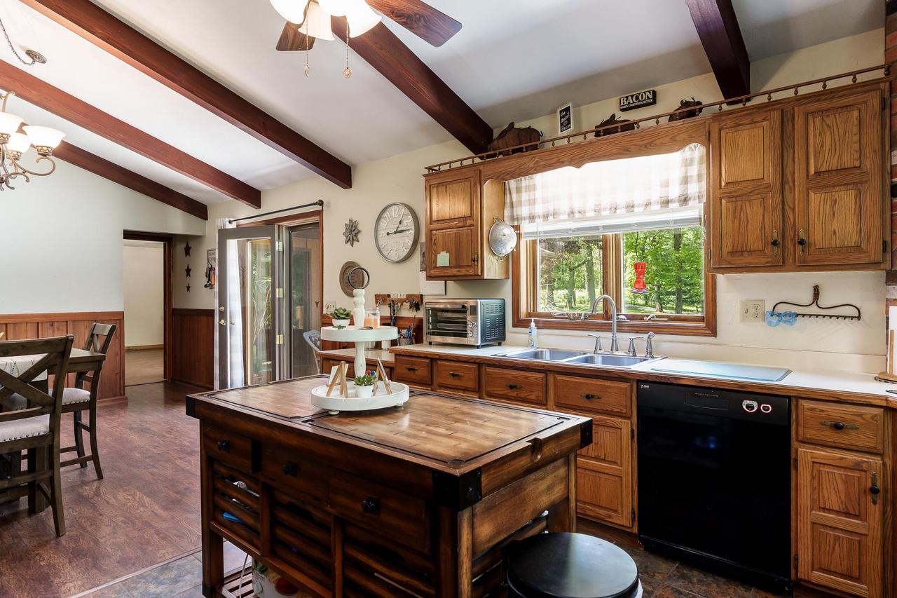 6319 South Highway 213