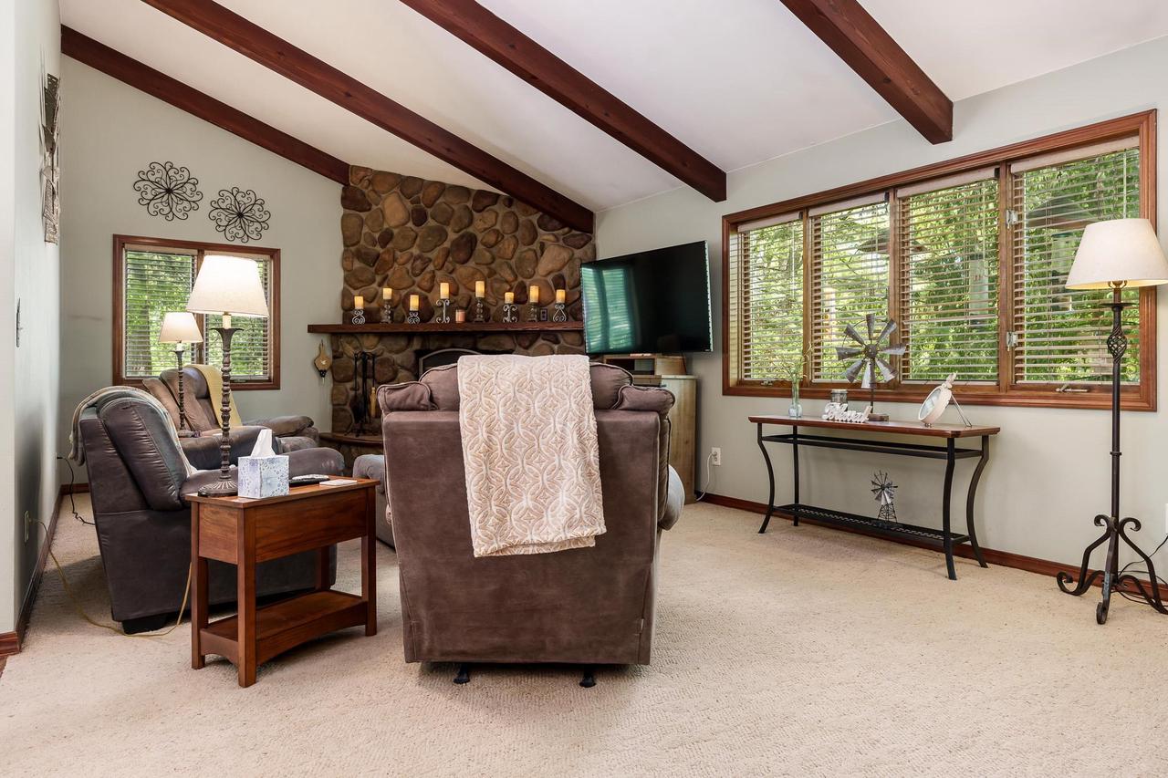 6319 South Highway 213