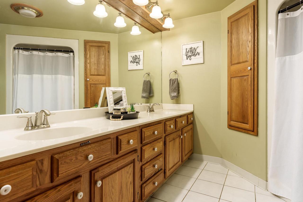 6319 South Highway 213