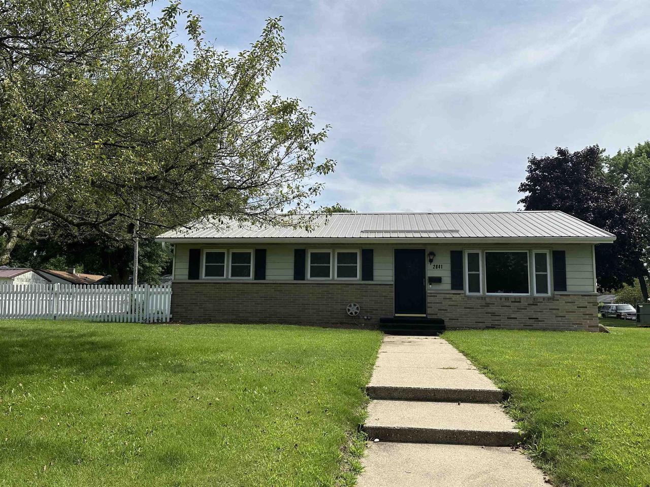 2641 Roosevelt Avenue